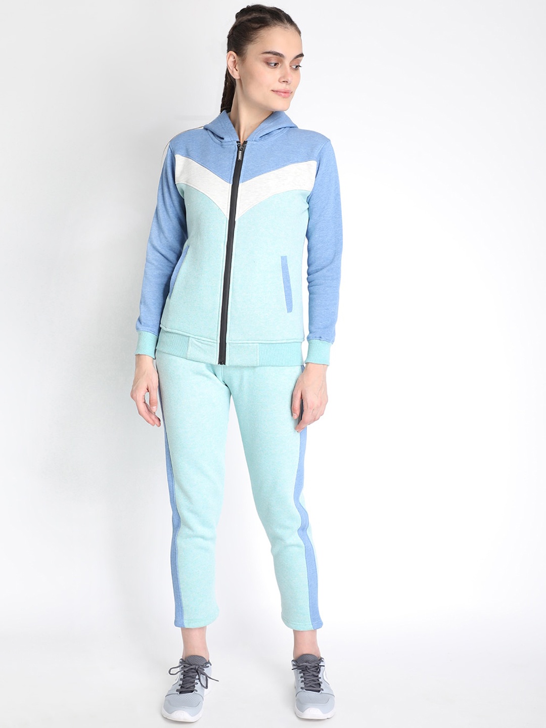 

CHKOKKO Women Blue & Green Colourblocked Tracksuit