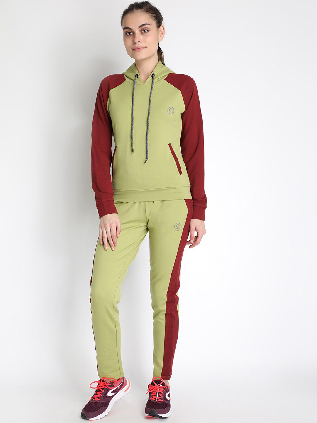 

Chkokko Women Green & Maroon Colourblocked Sports Tracksuit