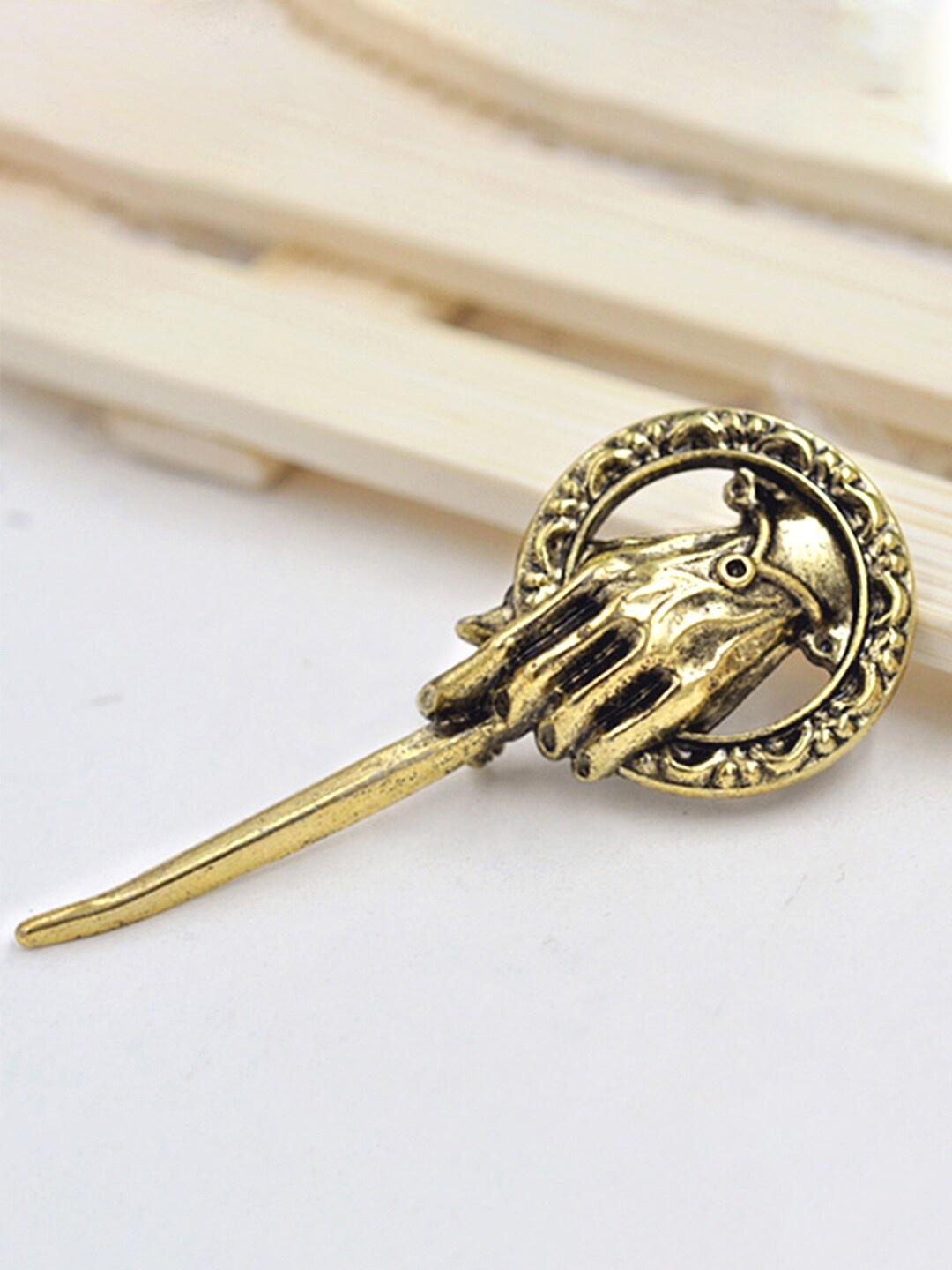 

Yellow Chimes Men Gold-Toned Game Of Thrones Brooch