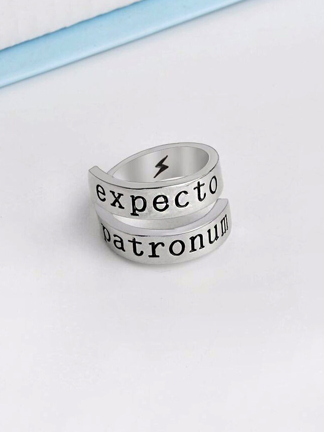 

Yellow Chimes Silver-Toned & Black Expecto Patronum Twisted Ring