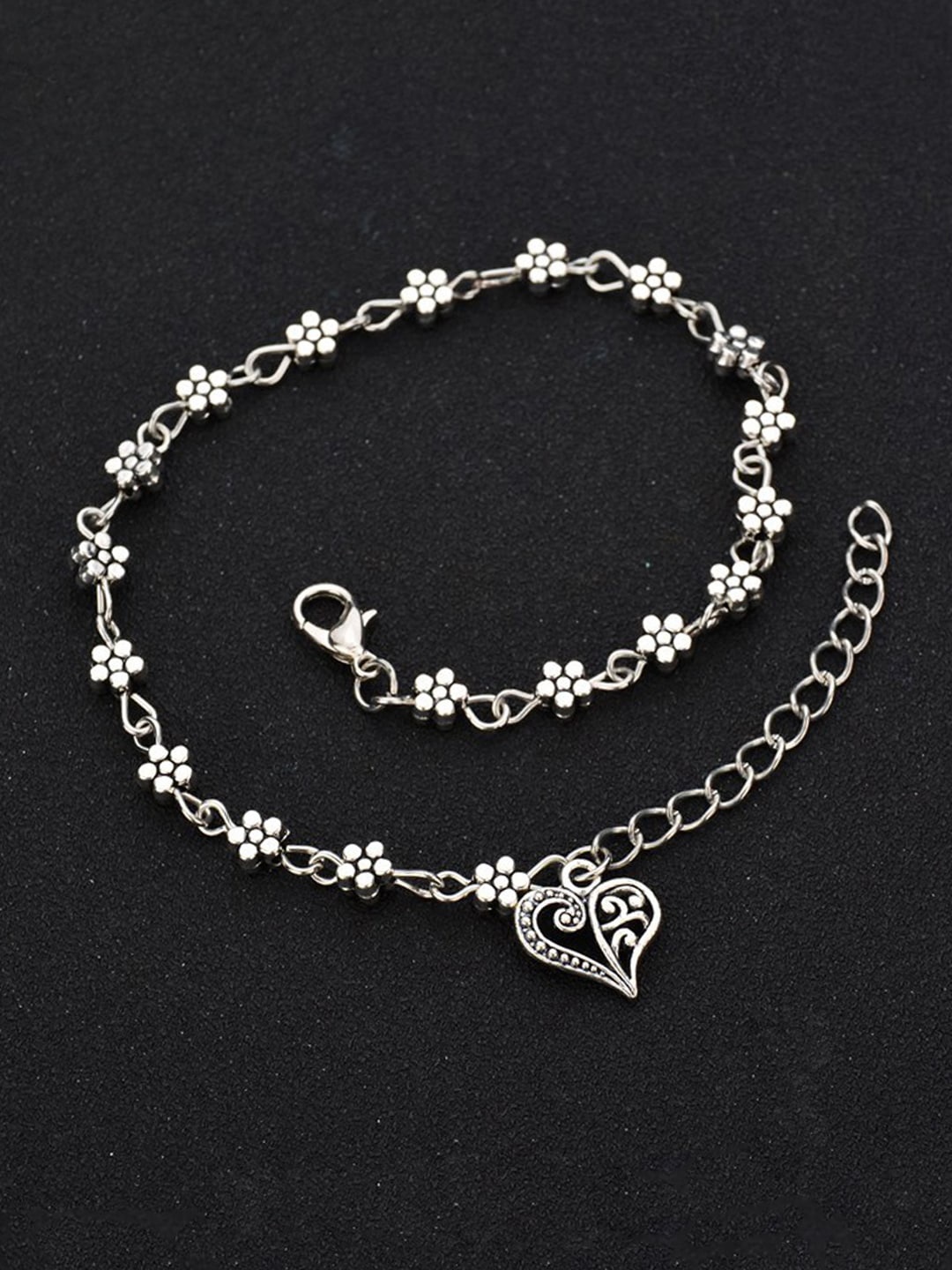 

Yellow Chimes Silver-Plated Floral Heart Shaped Anklet