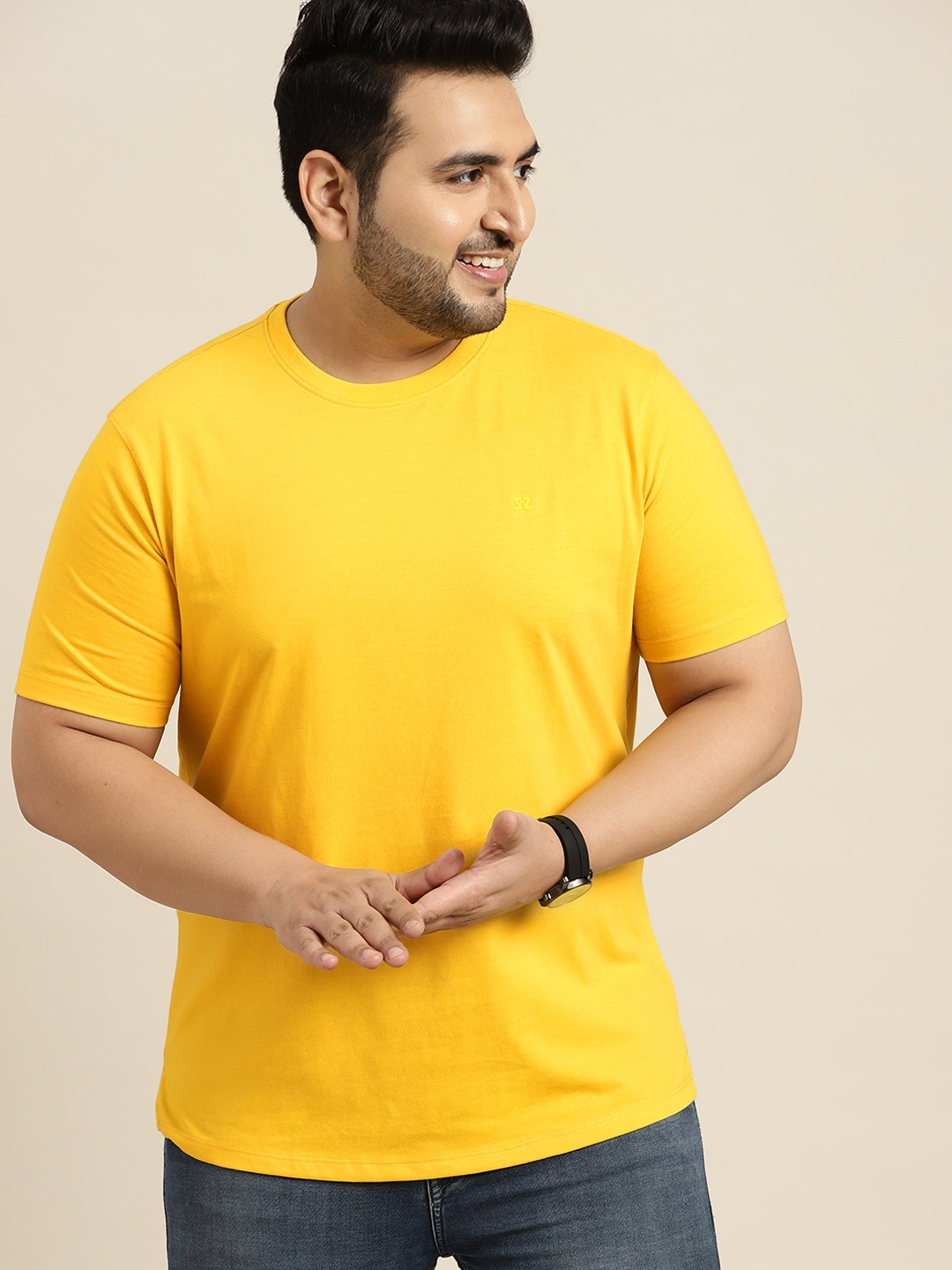 

Sztori Men Plus Size Yellow Solid T-shirt