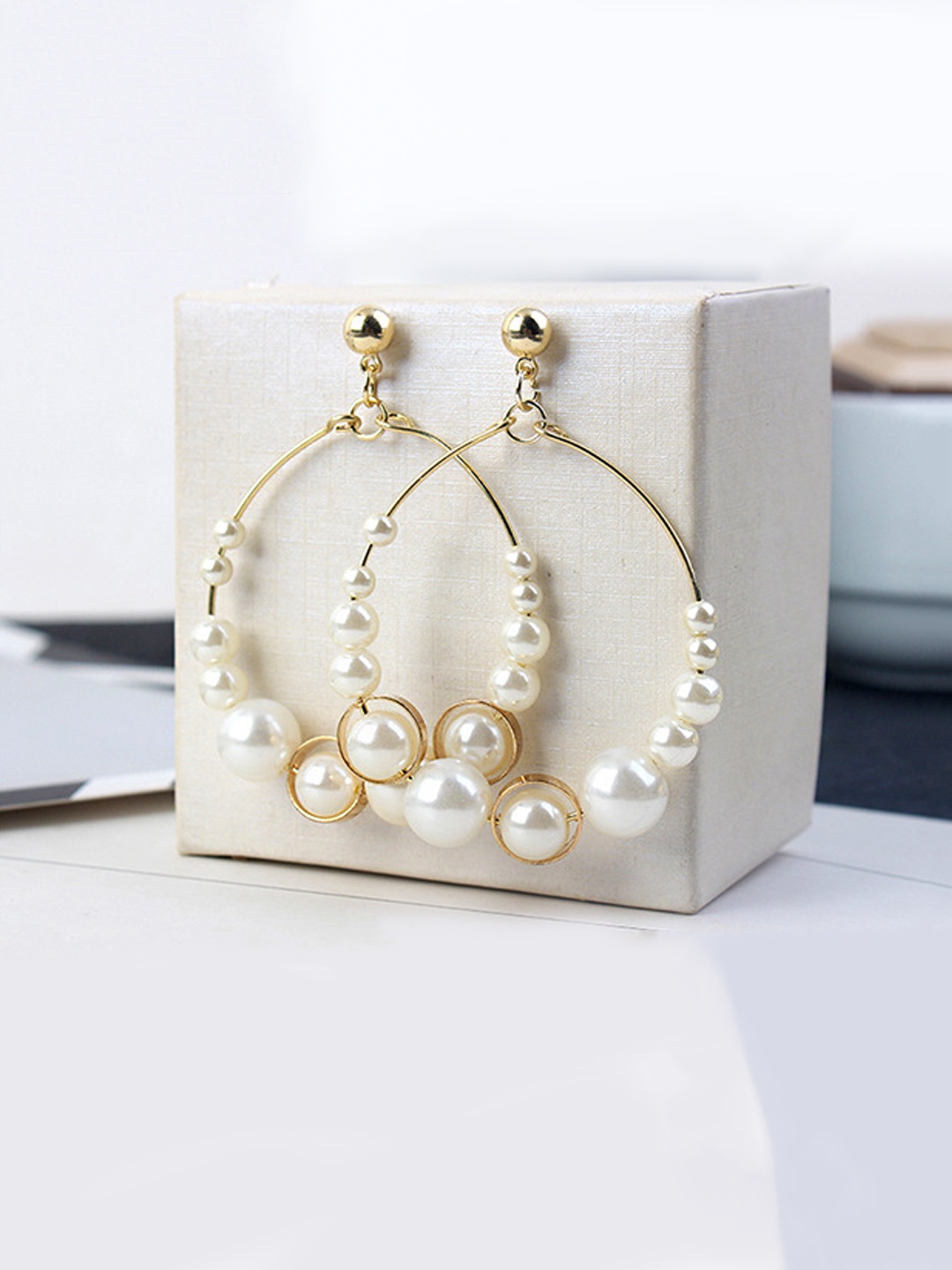 

Yellow Chimes White & Gold-Toned Circular Studs Hoop Earrings