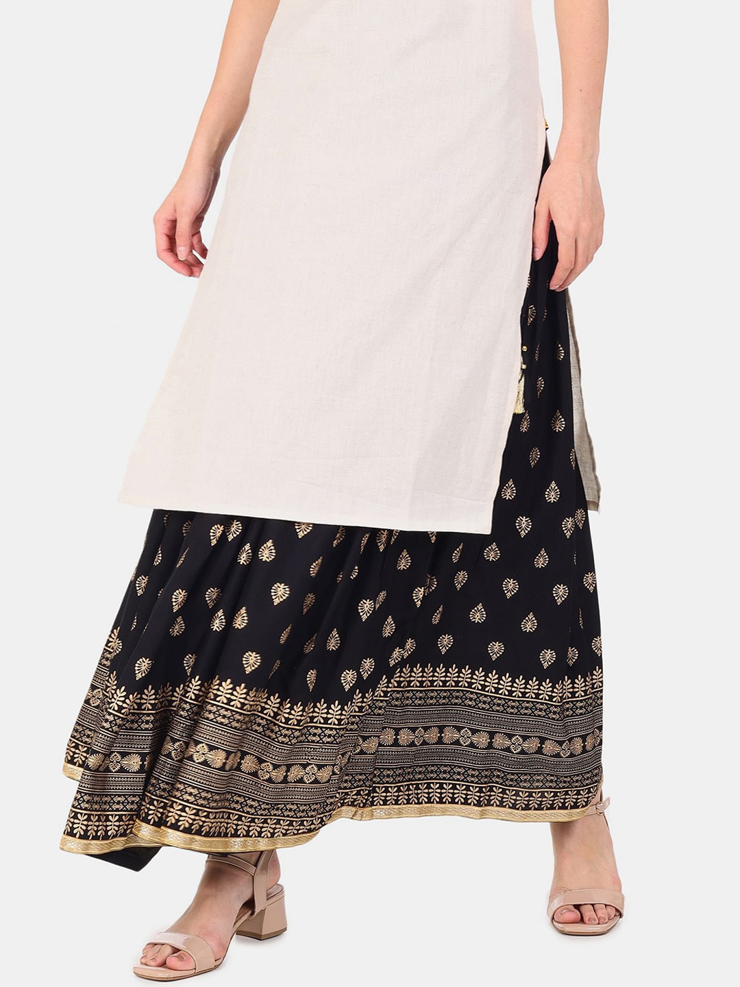 

Anahi Women Black & Gold-Coloured Printed Maxi-Length Flared Skirts