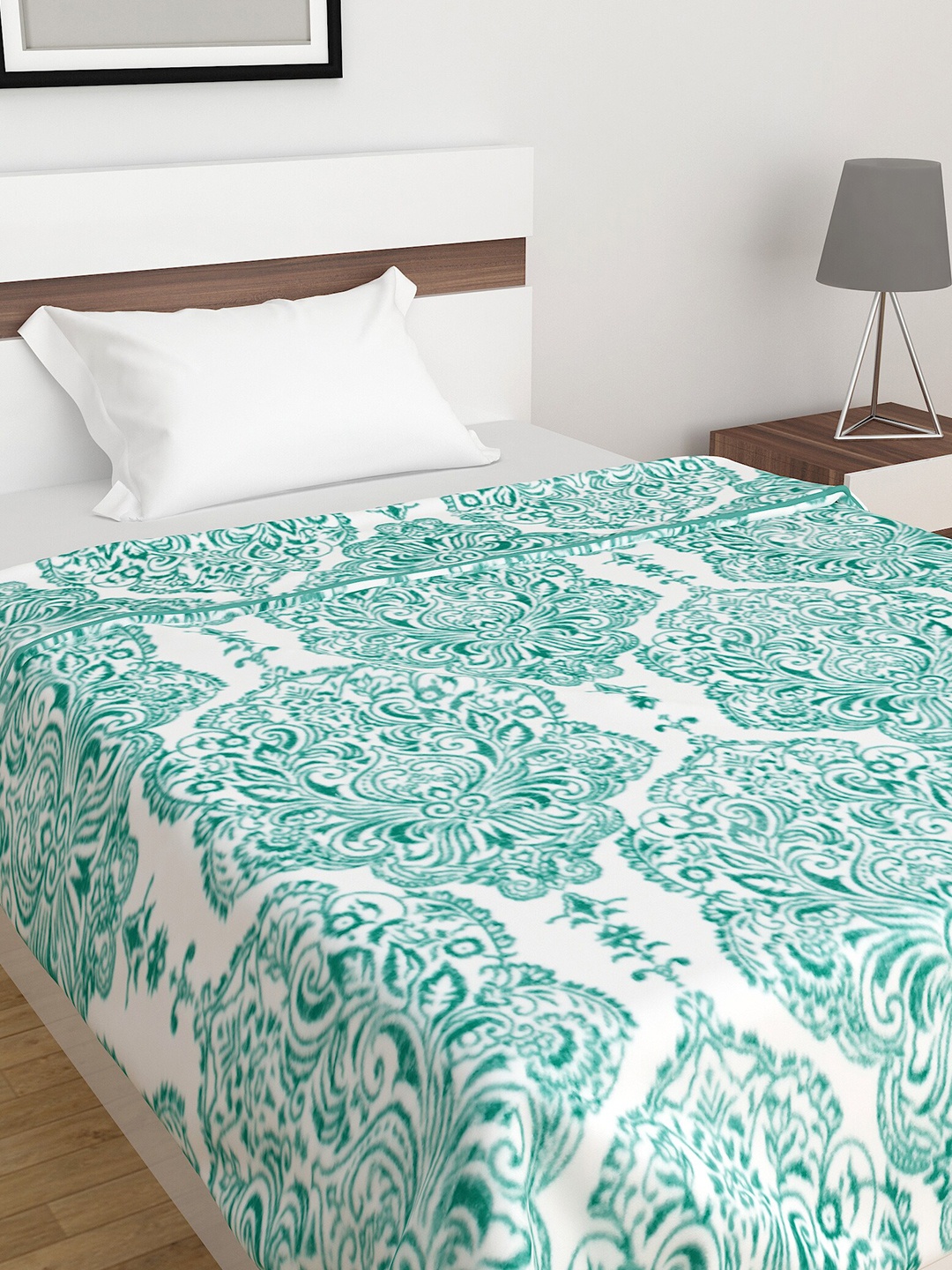 

Home Centre Green & White Ethnic Motifs Printed 150 GSM Single Bed Comforter