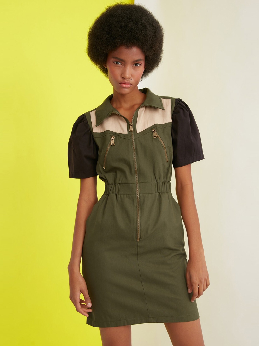 

Trendyol Gorgeous Green Colourblocked Dress