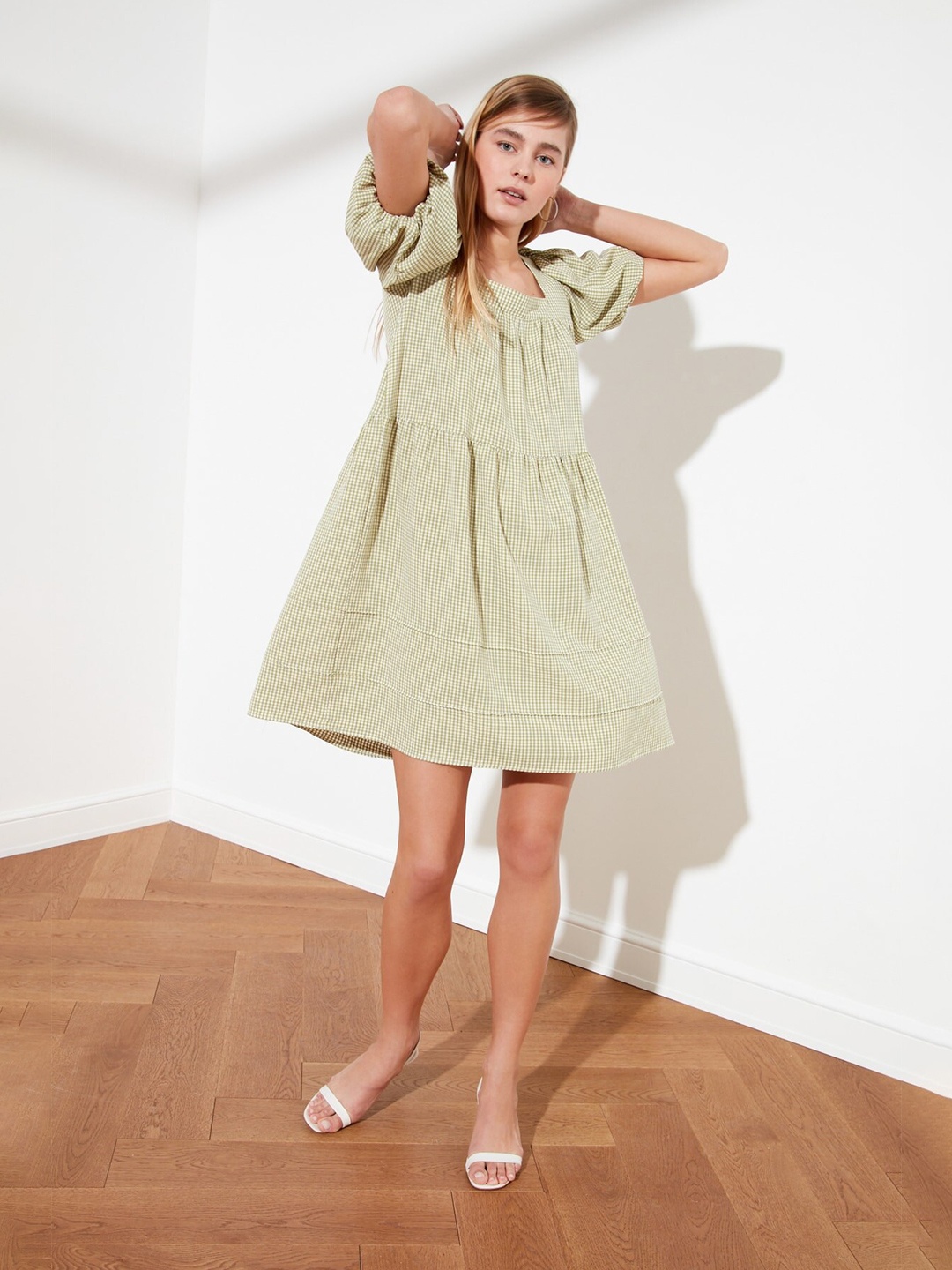 

Trendyol Gorgeous Green Solid Dress