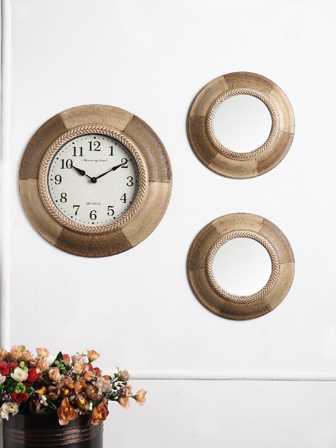 

EXIM DECOR Brown & White Analogue Contemporary Wall Clock With Mirrors