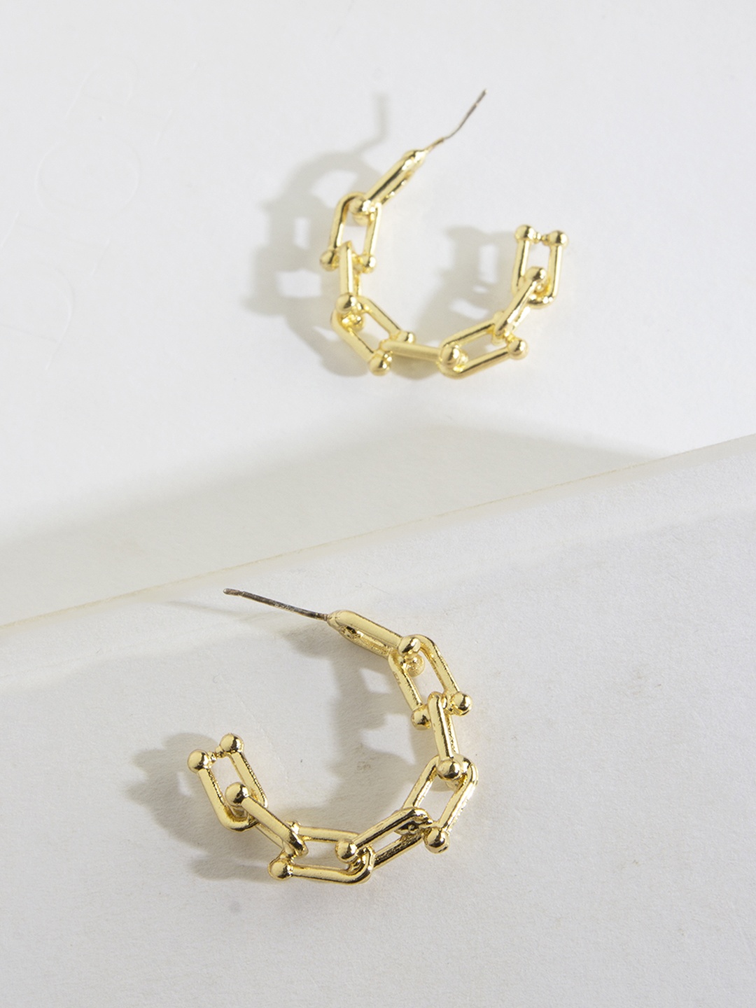 

Kazo Woman Gold-Plated Contemporary Half Hoop Earrings