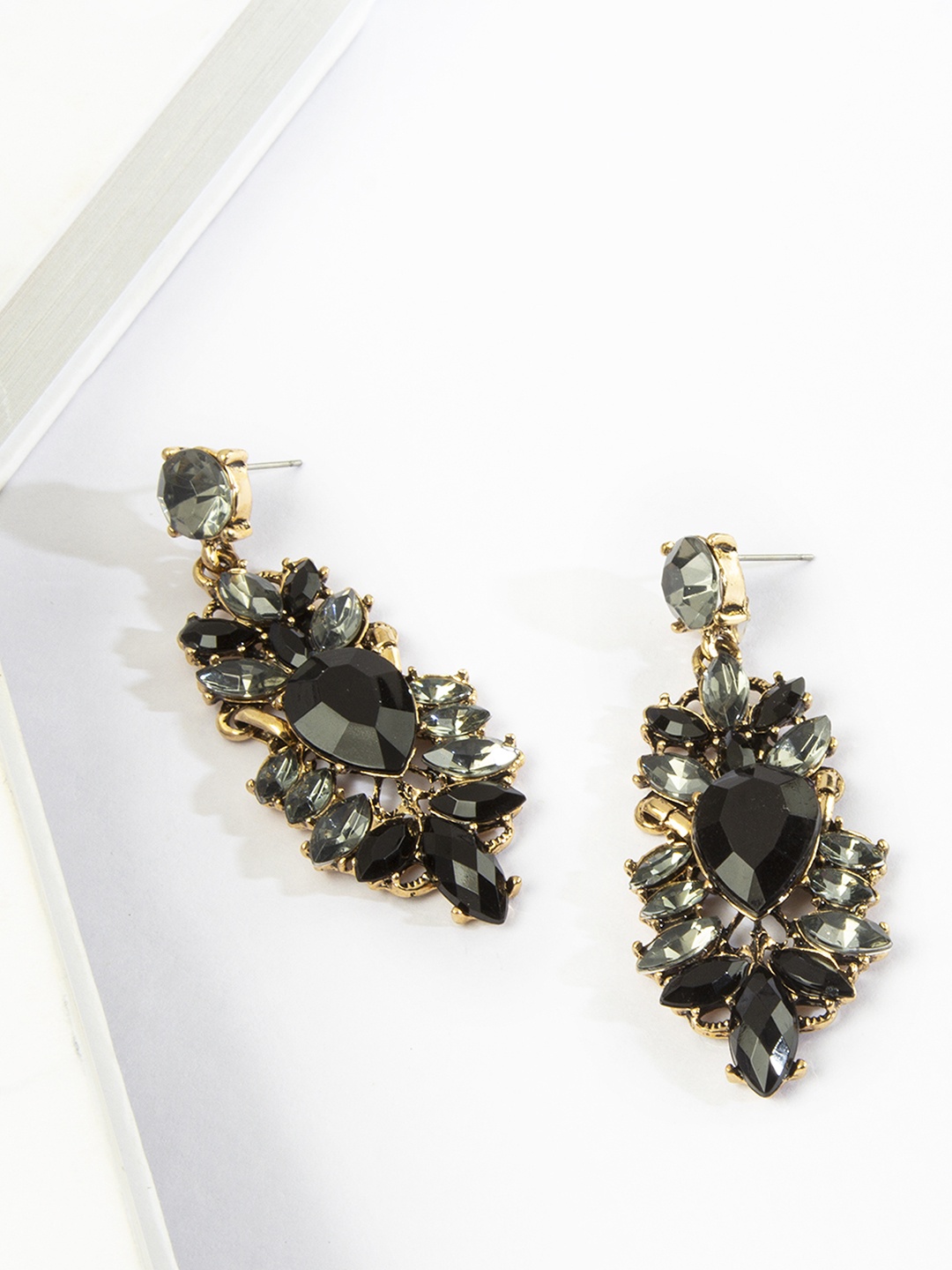 

Kazo Black Teardrop Shaped Earrings