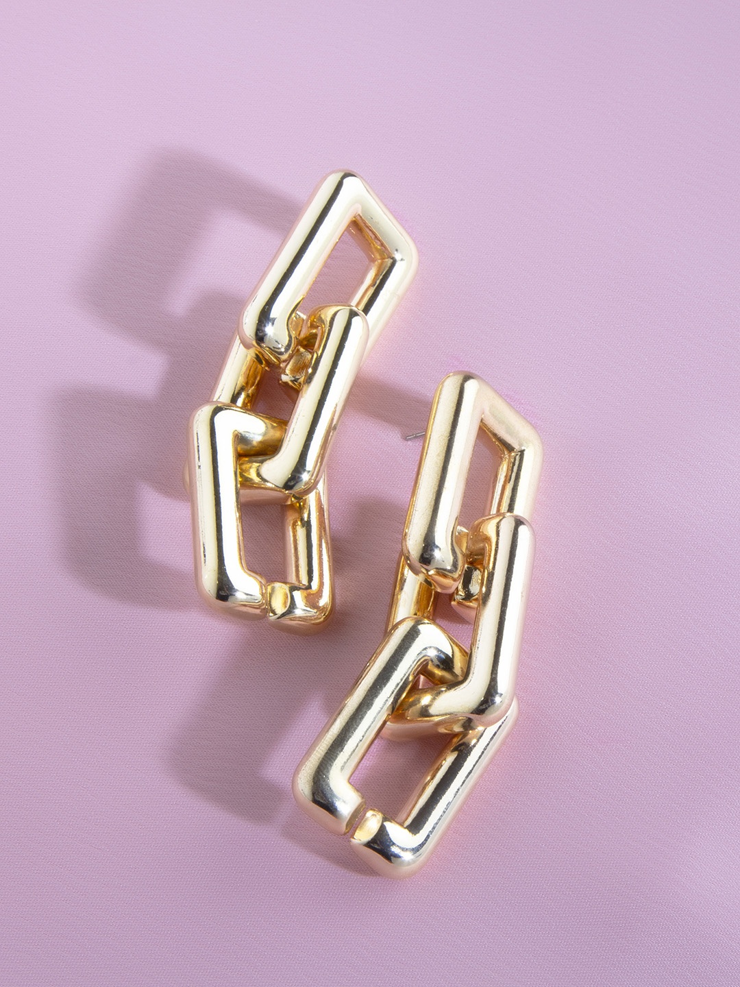

Kazo Woman Gold-Plated Rectangular Chain Earrings