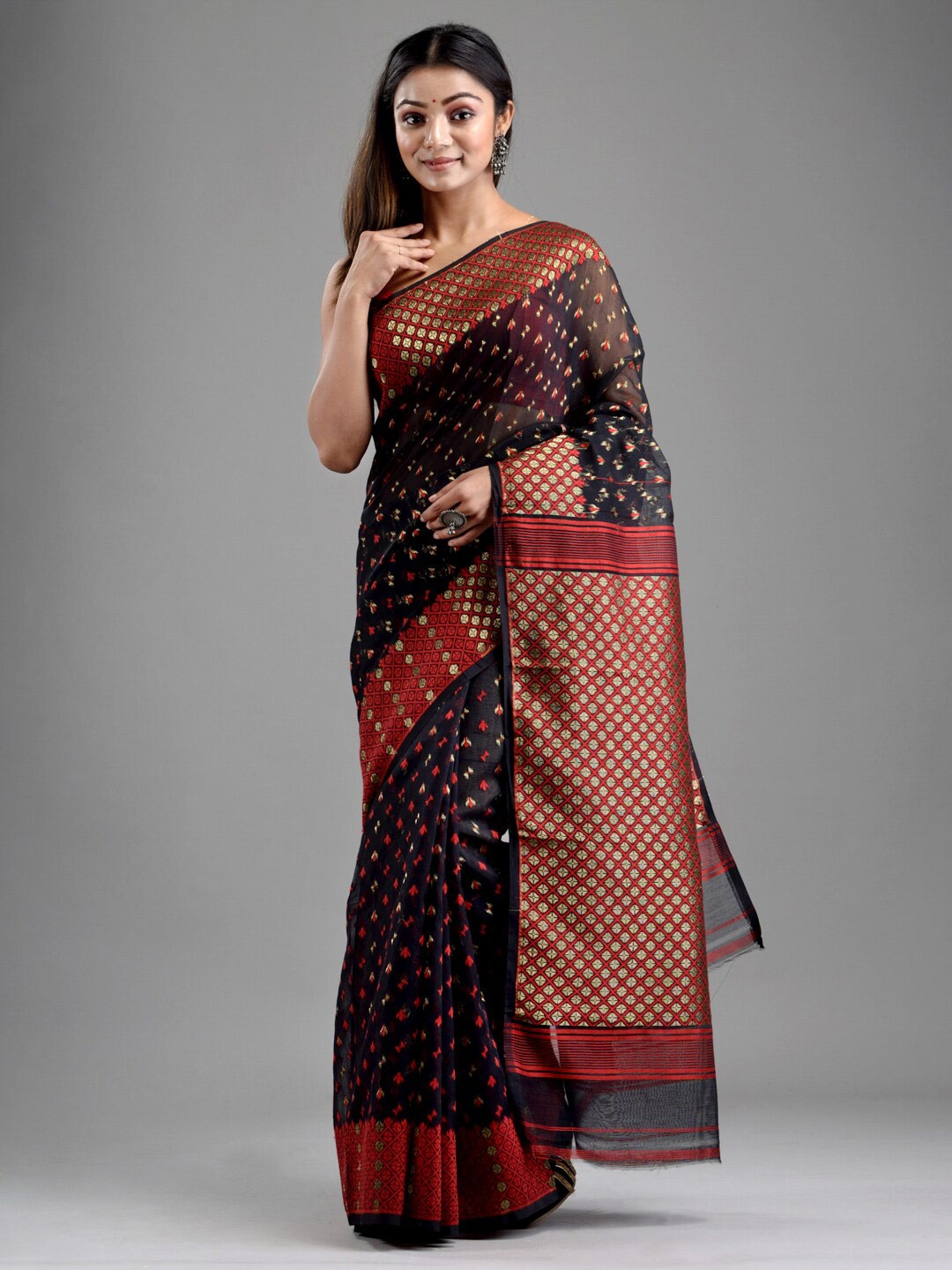 

Mitera Black & Maroon Ethnic Motifs Silk Cotton Jamdani Saree
