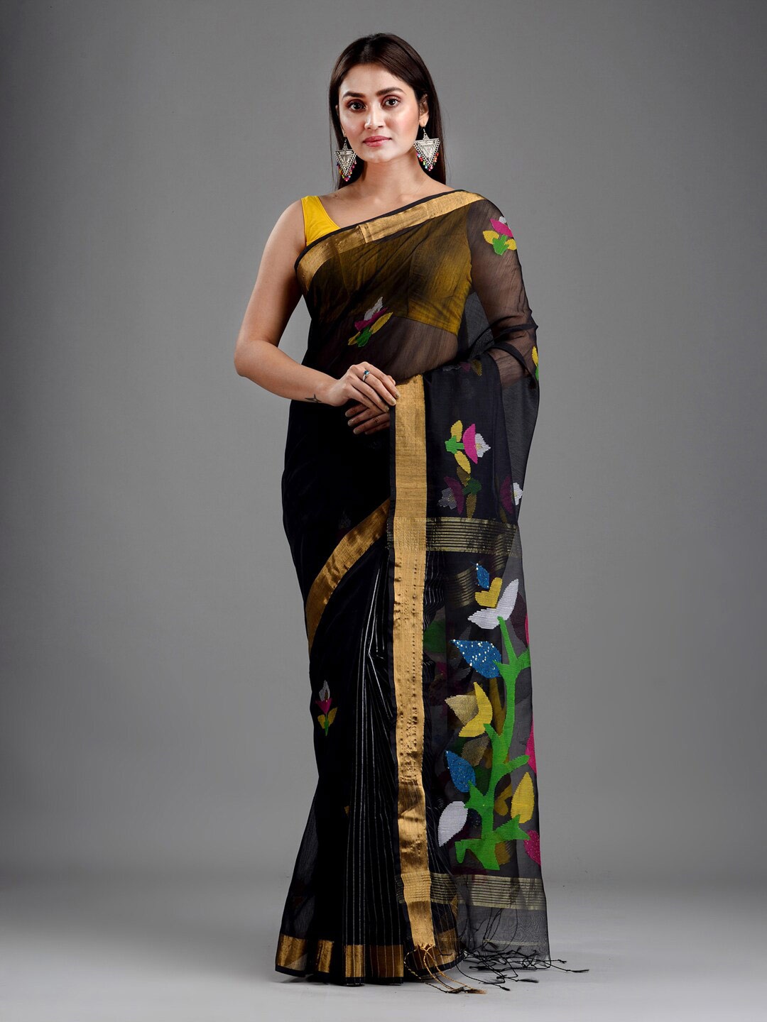 

Mitera Black & Green Floral Silk Cotton Jamdani Saree