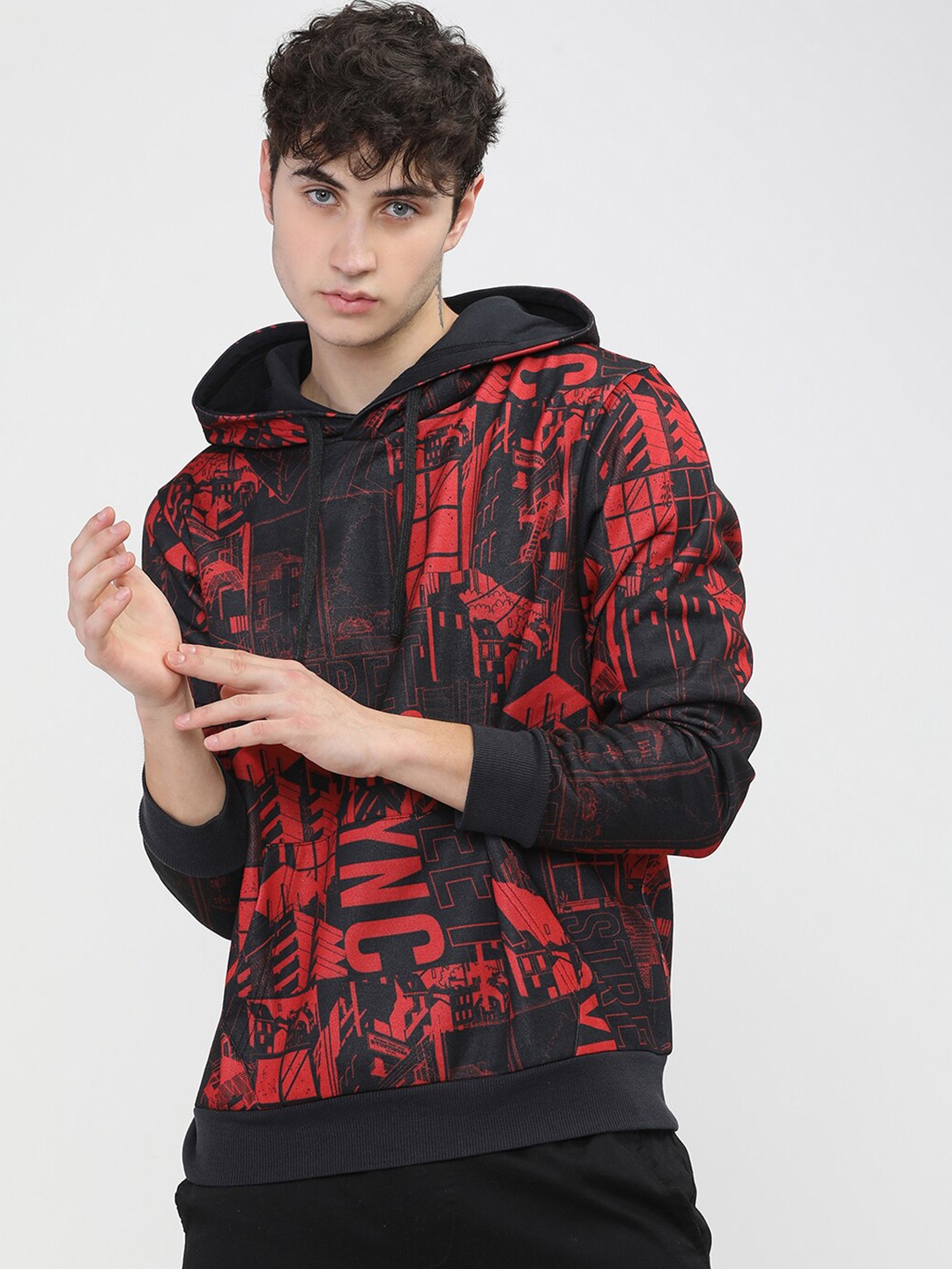 

HIGHLANDER Men Red Printed Hooded Sweatshirt