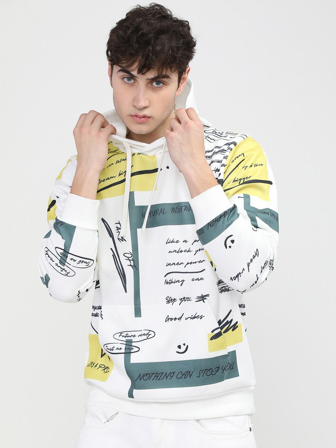 

HIGHLANDER Men White Printed Hooded Sweatshirt