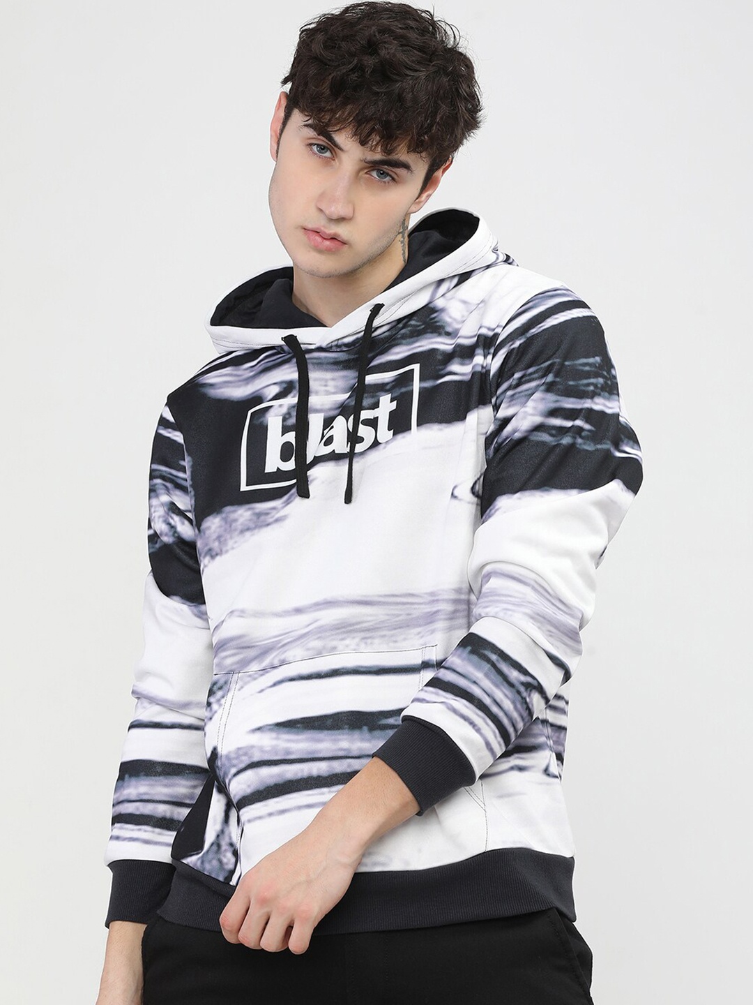 

HIGHLANDER Men White & Black Printed Hooded Sweatshirt