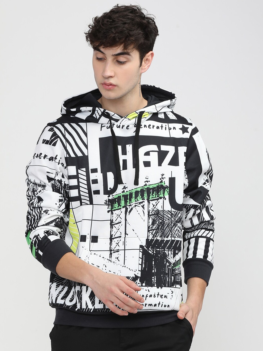 

HIGHLANDER Men White Printed Hooded Sweatshirt