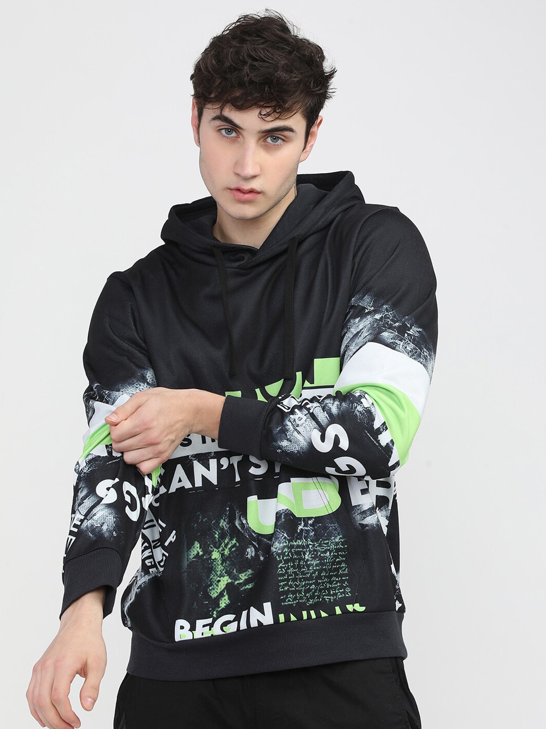 

HIGHLANDER Men Black & Green Printed Hooded Sweatshirt
