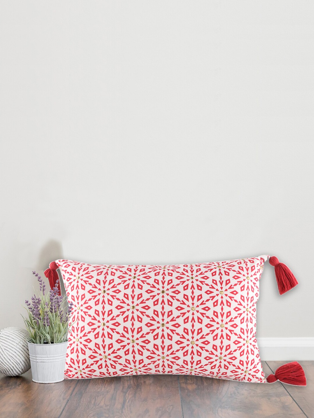 

Home Red & White Abstract Rectangle Cushion Cover