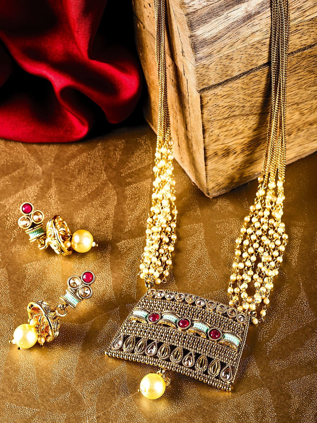 

Priyaasi Gold-Plated & Red Ruby & Pearls Studded Jewellery Set