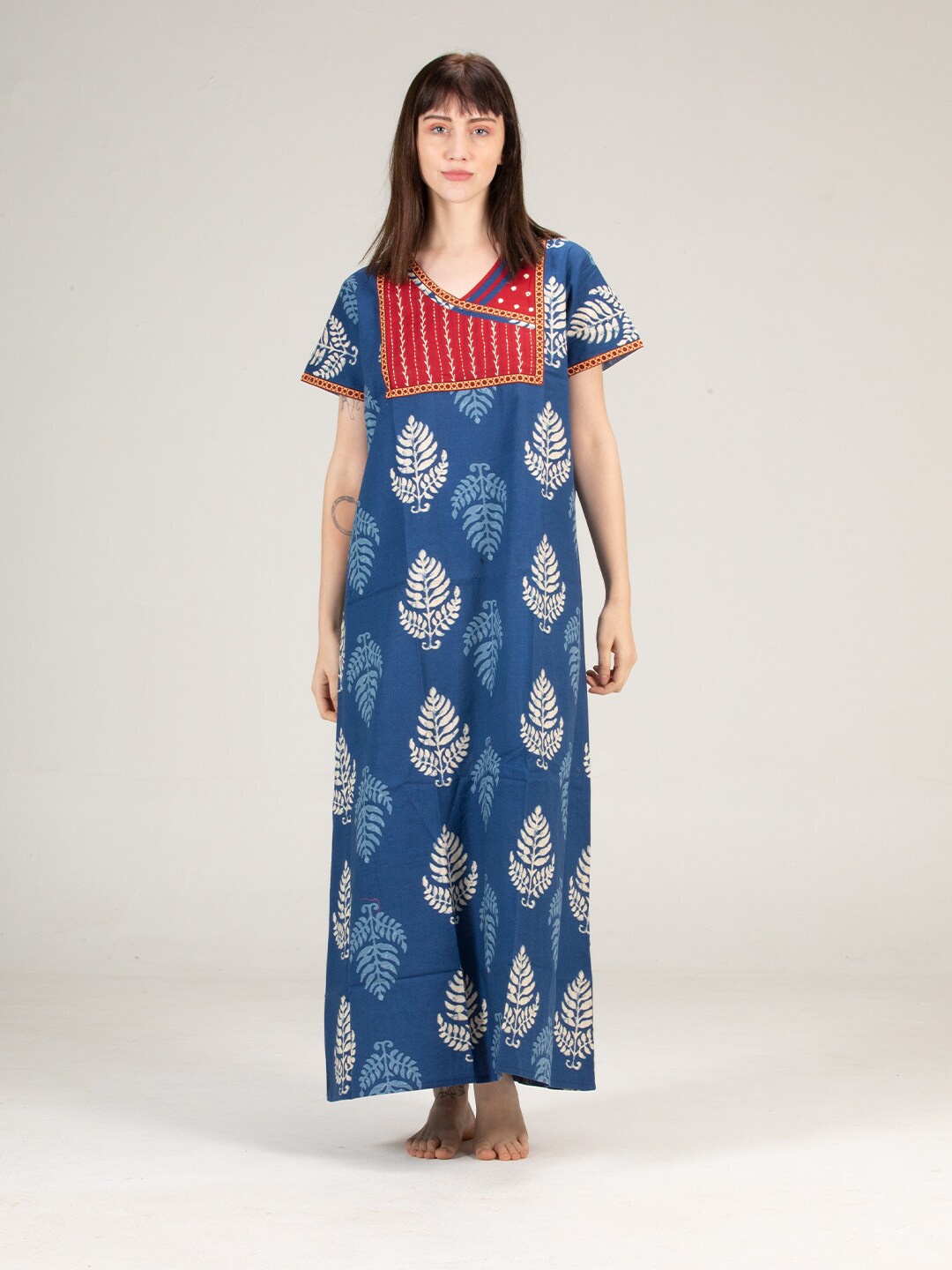 

evolove Blue Printed Cotton Maxi Nightdress