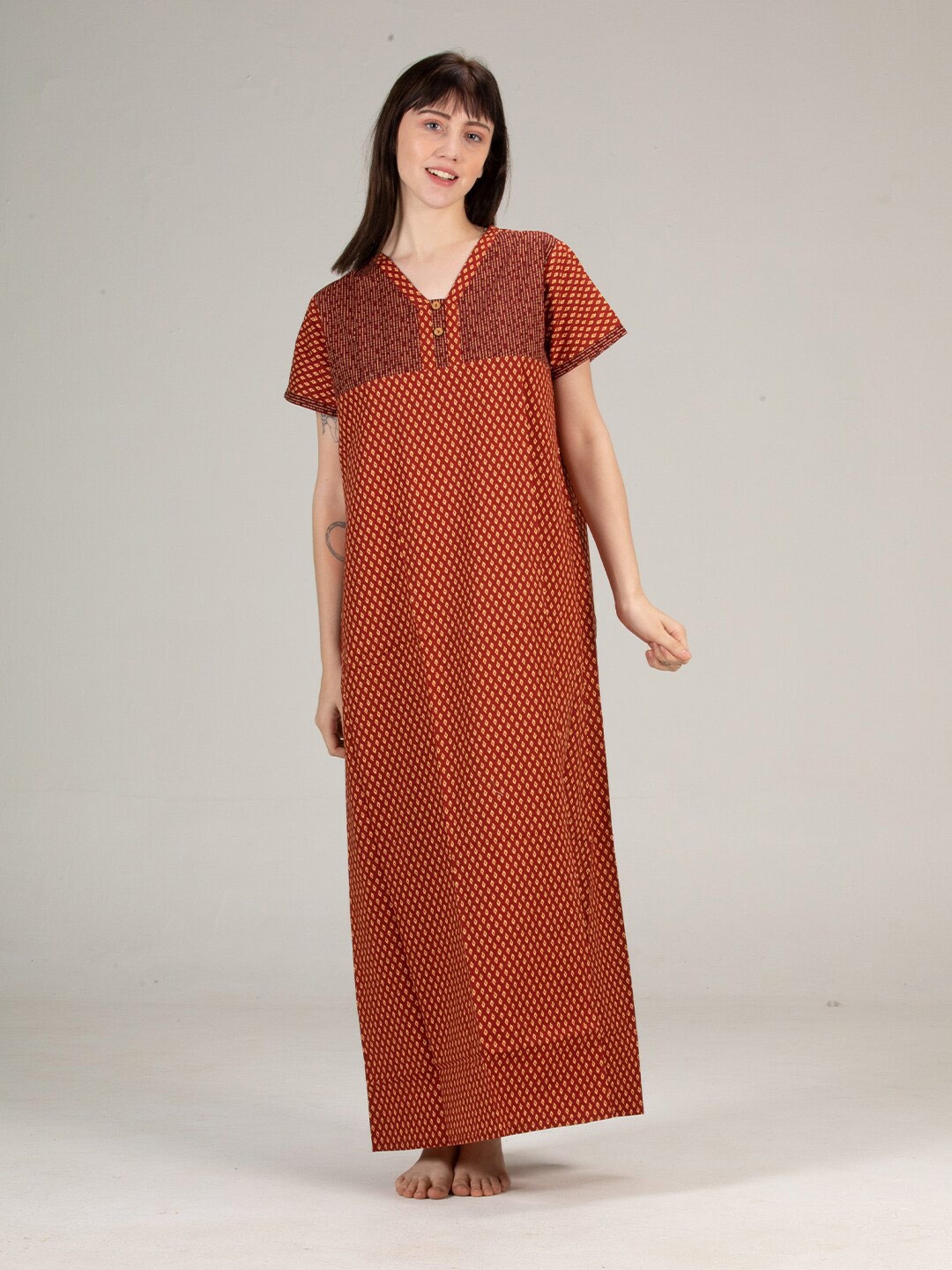 

evolove Maroon Printed Maxi Nightdress