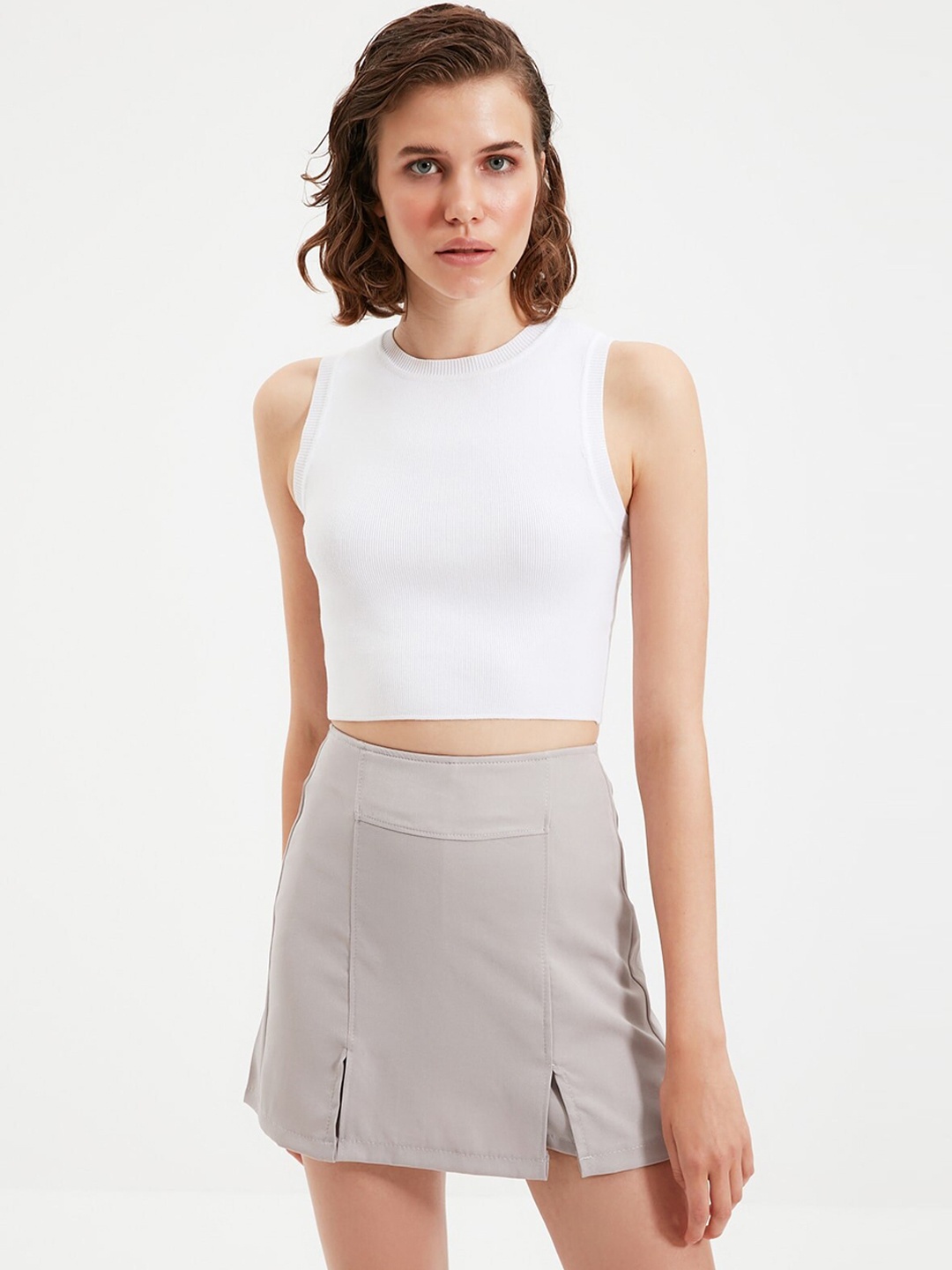 

Trendyol Women Beautiful Grey Solid Shorts