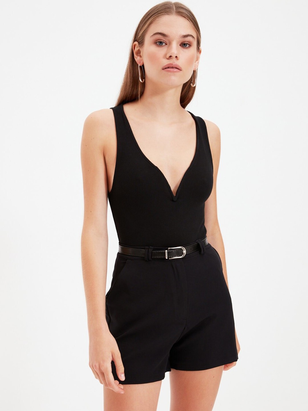 

Trendyol Women Stylish Black Solid Shorts