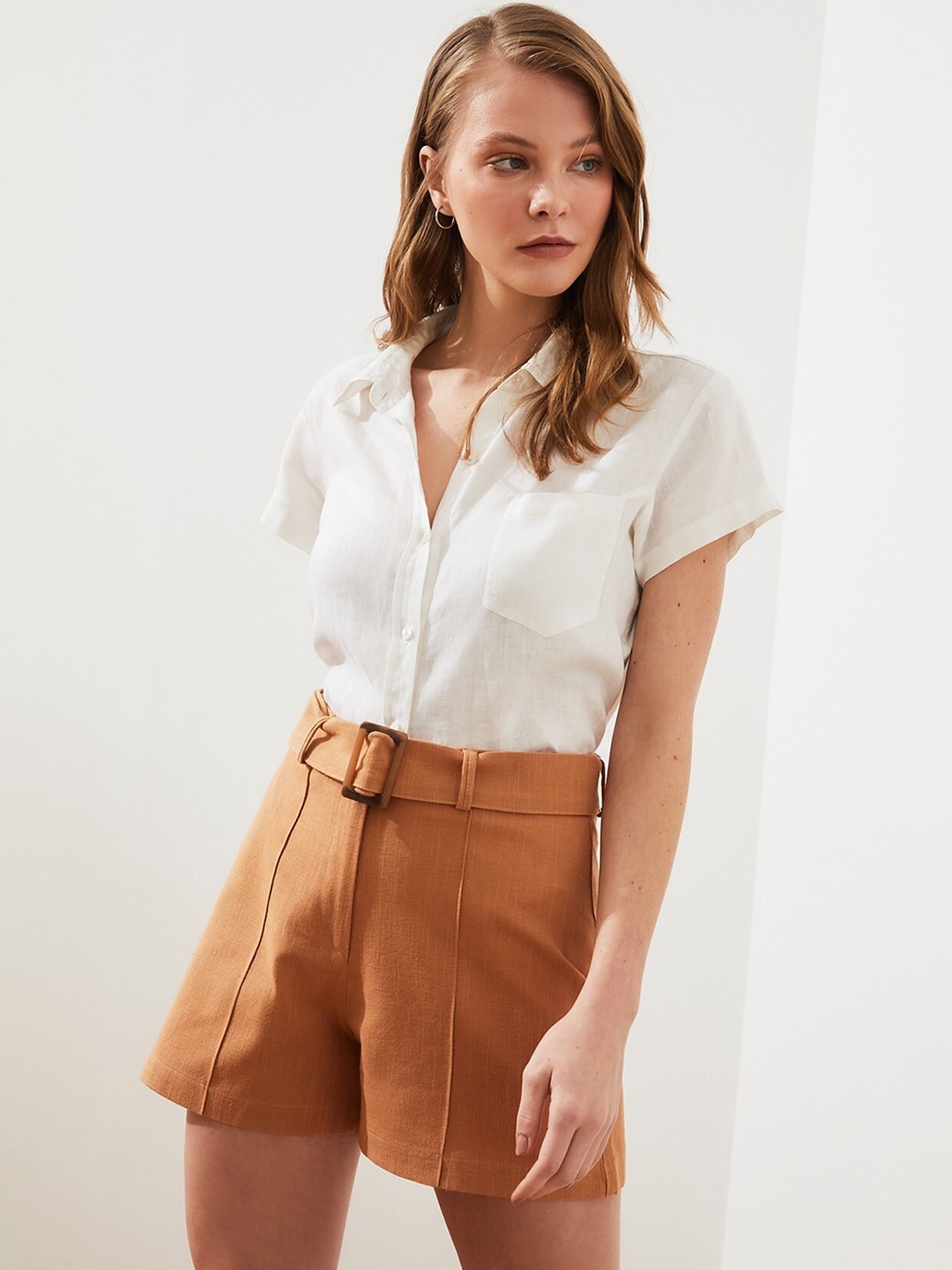 

Trendyol Woman Brown Loose Fit Shorts