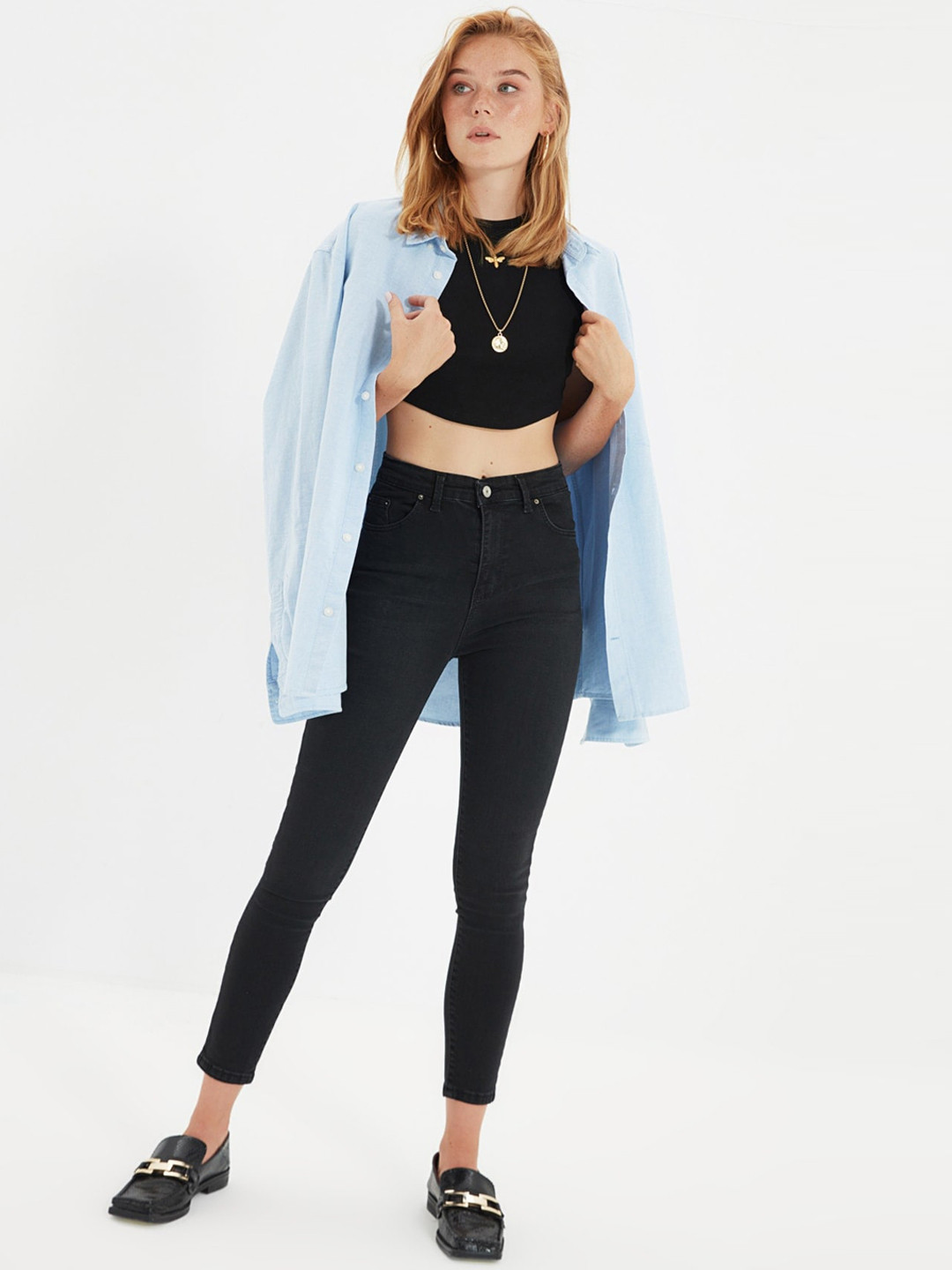 

Trendyol Women Stylish Black Mid-Rise Slim Fit Cropped Jeans