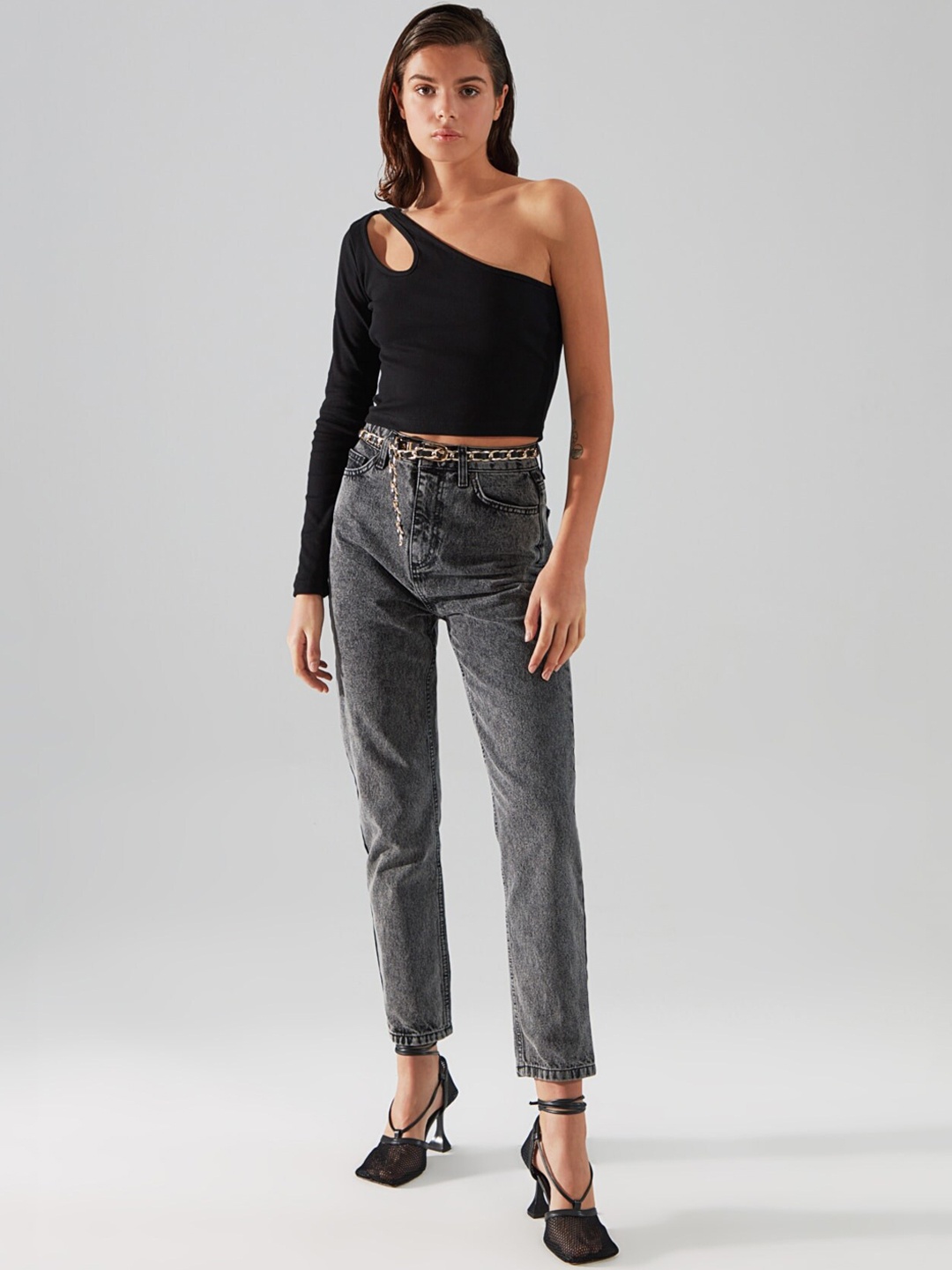 

Trendyol Women Beautiful Grey High-Rise Straight Fit Cropped Jeans