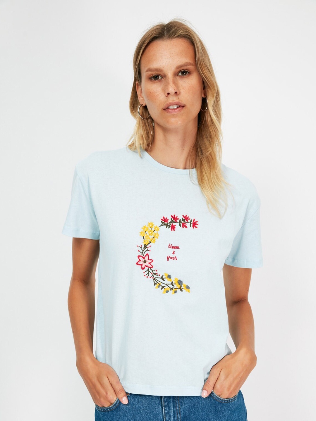 

Trendyol Women Blue Floral Tshirt