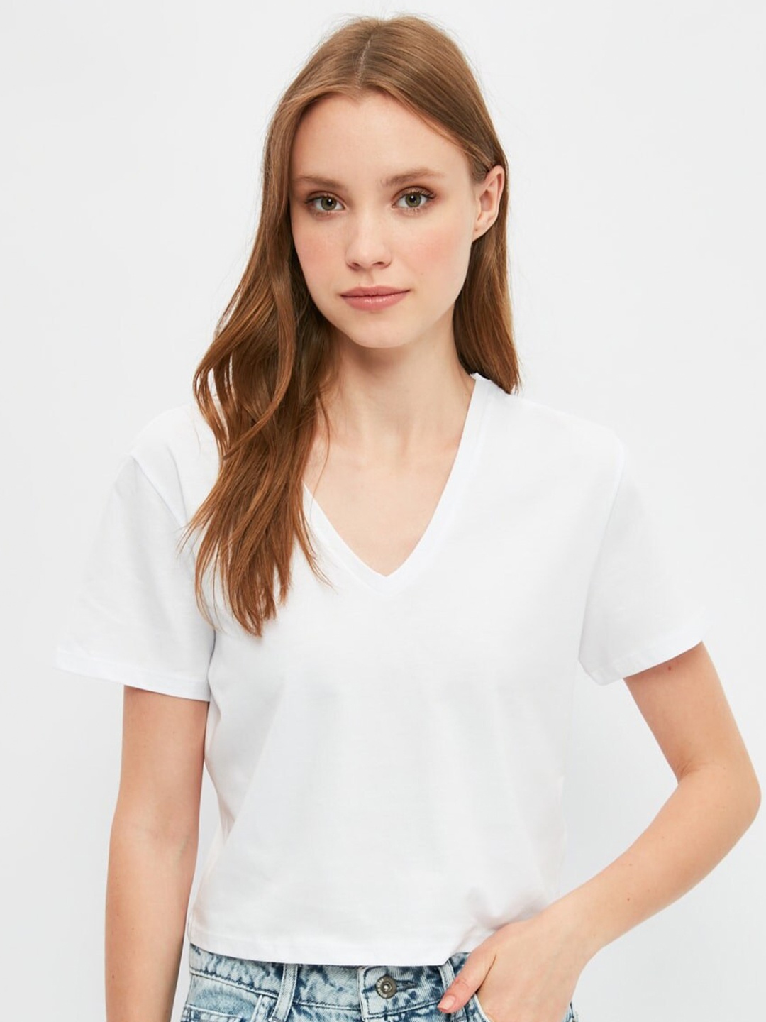 

Trendyol Women Classic White Solid Tshirt