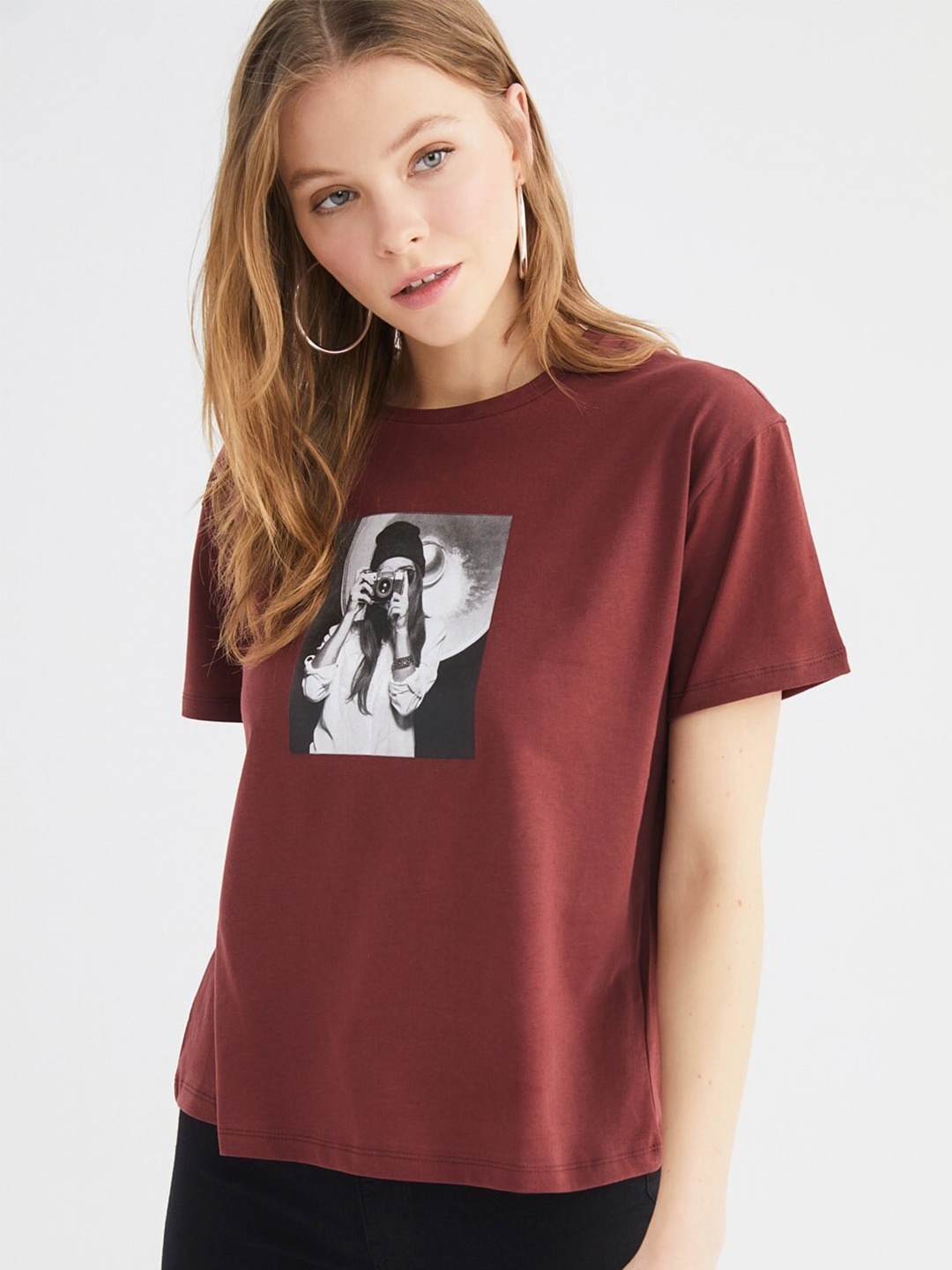

Trendyol Women Chic Brown Graphic Tshirt