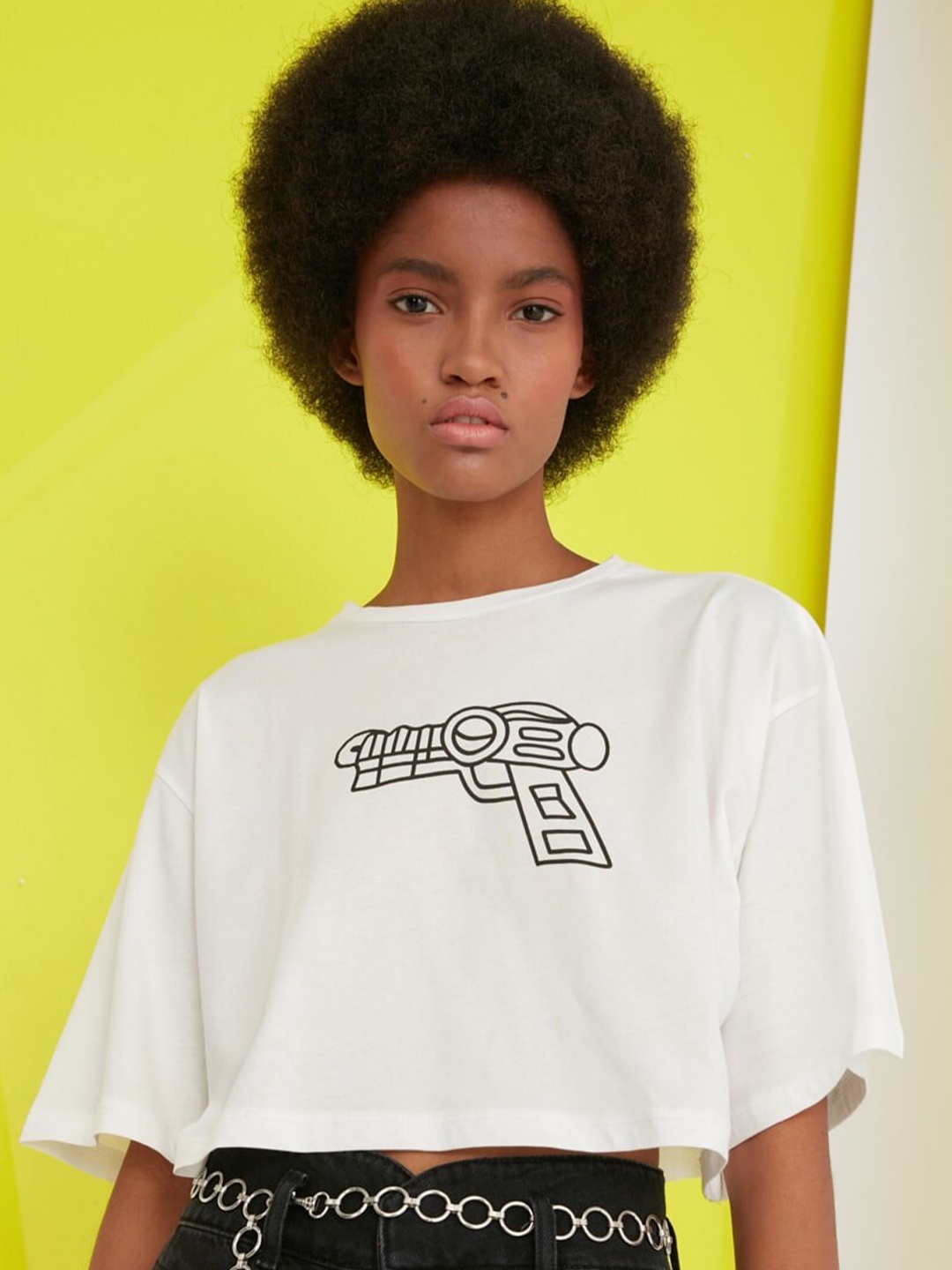 

Trendyol Women Beautiful Off-White Graphic Tshirt