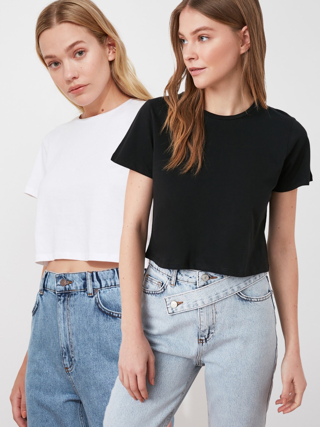 

Trendyol Women Stylish Black Solid Tshirt
