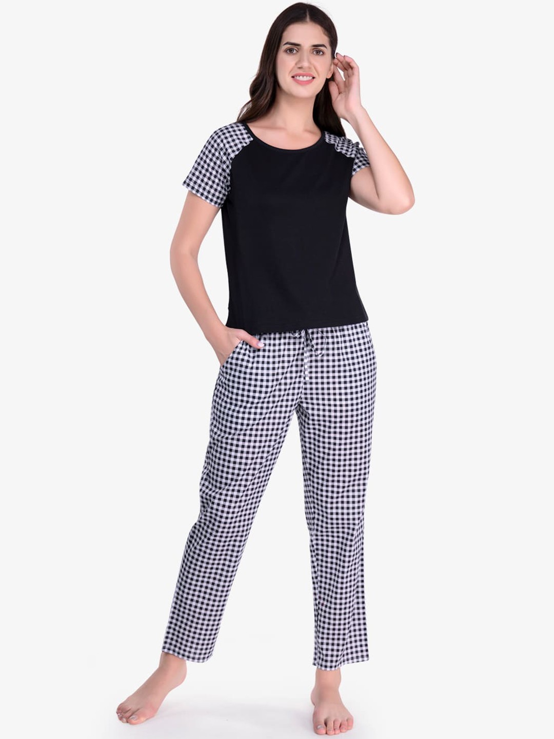 

evolove Women Black & White Night suit