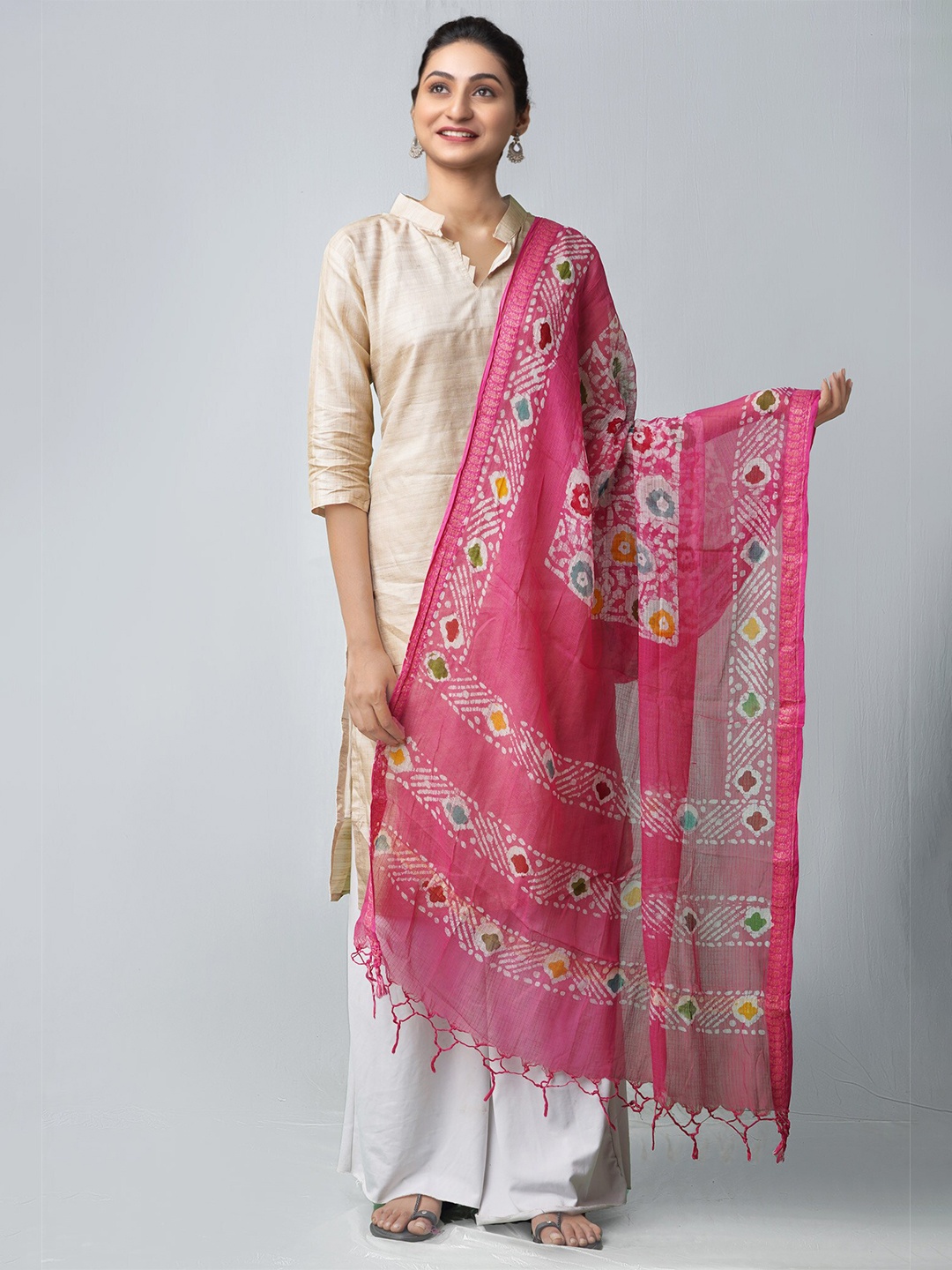 

Unnati Silks Pink & White Ethnic Motifs Dyed Pure Cotton Batik Dupatta