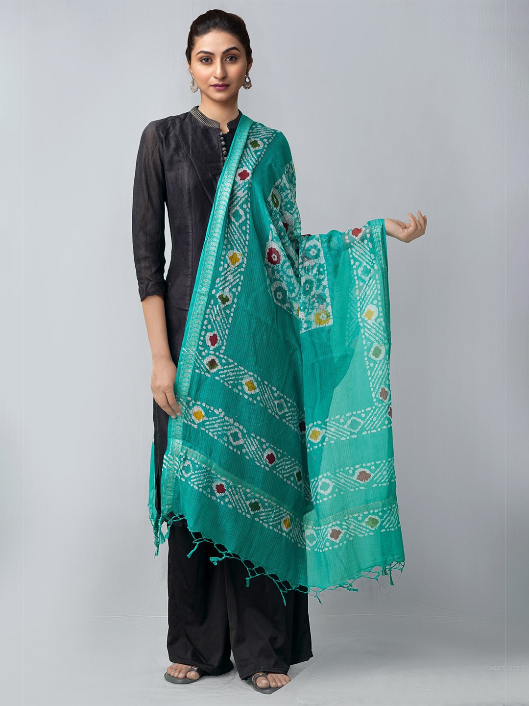 

Unnati Silks Green Ethnic Motifs Dyed Pure Cotton Batik Dupatta