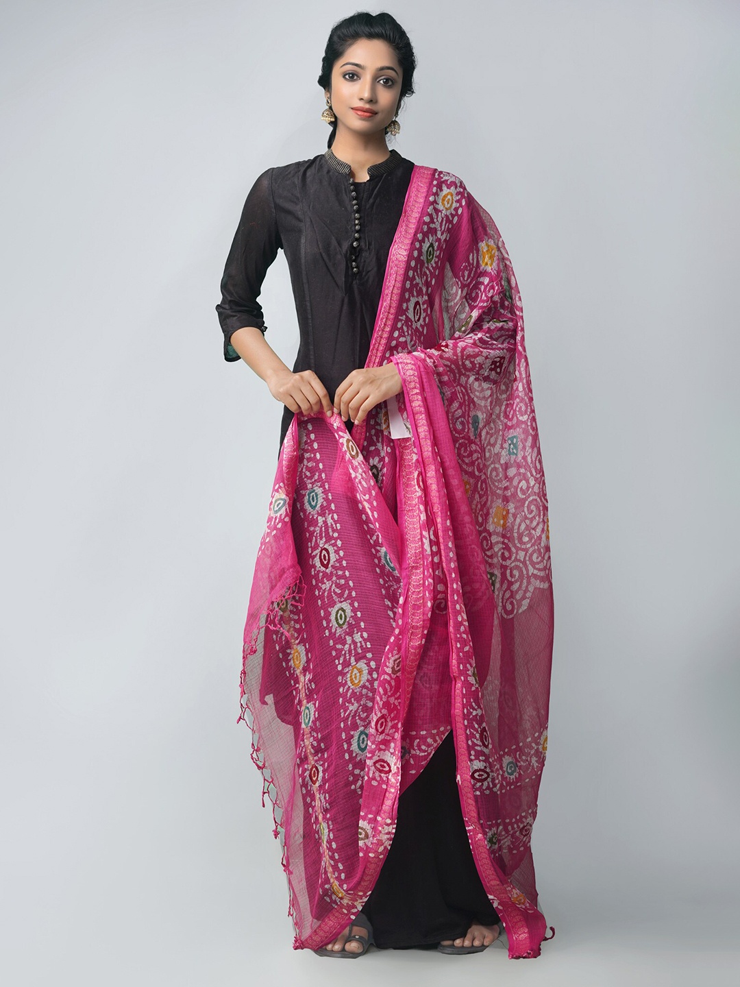 

Unnati Silks Pink & White Ethnic Motifs Dyed Pure Cotton Batik Dupatta