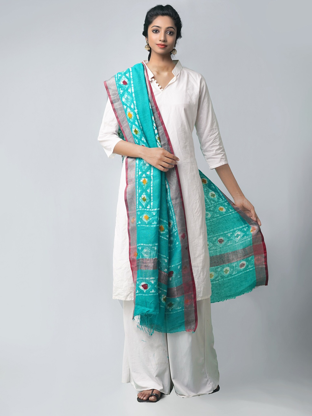 

Unnati Silks Green & White Ethnic Motifs Dyed Linen Batik Dupatta