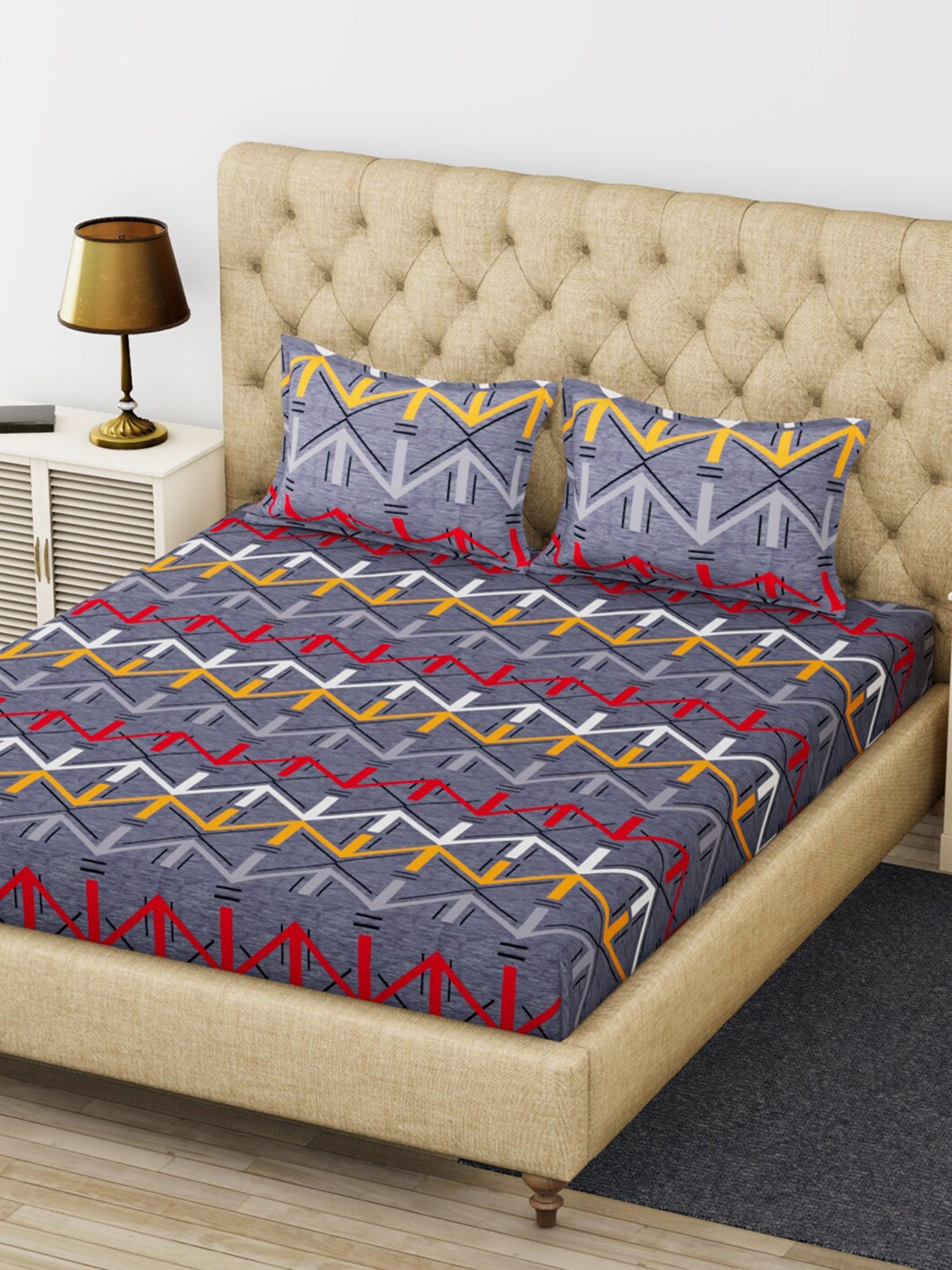 

BIANCA Lavender & Red Geometric 200 TC King Bedsheet with 2 Pillow Covers