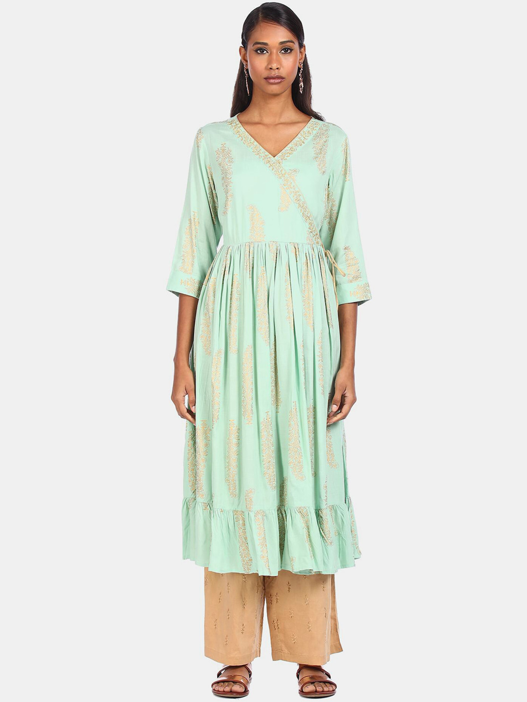 

Anahi Women Green Ethnic Motifs Printed Thread Work Anarkali Kurta