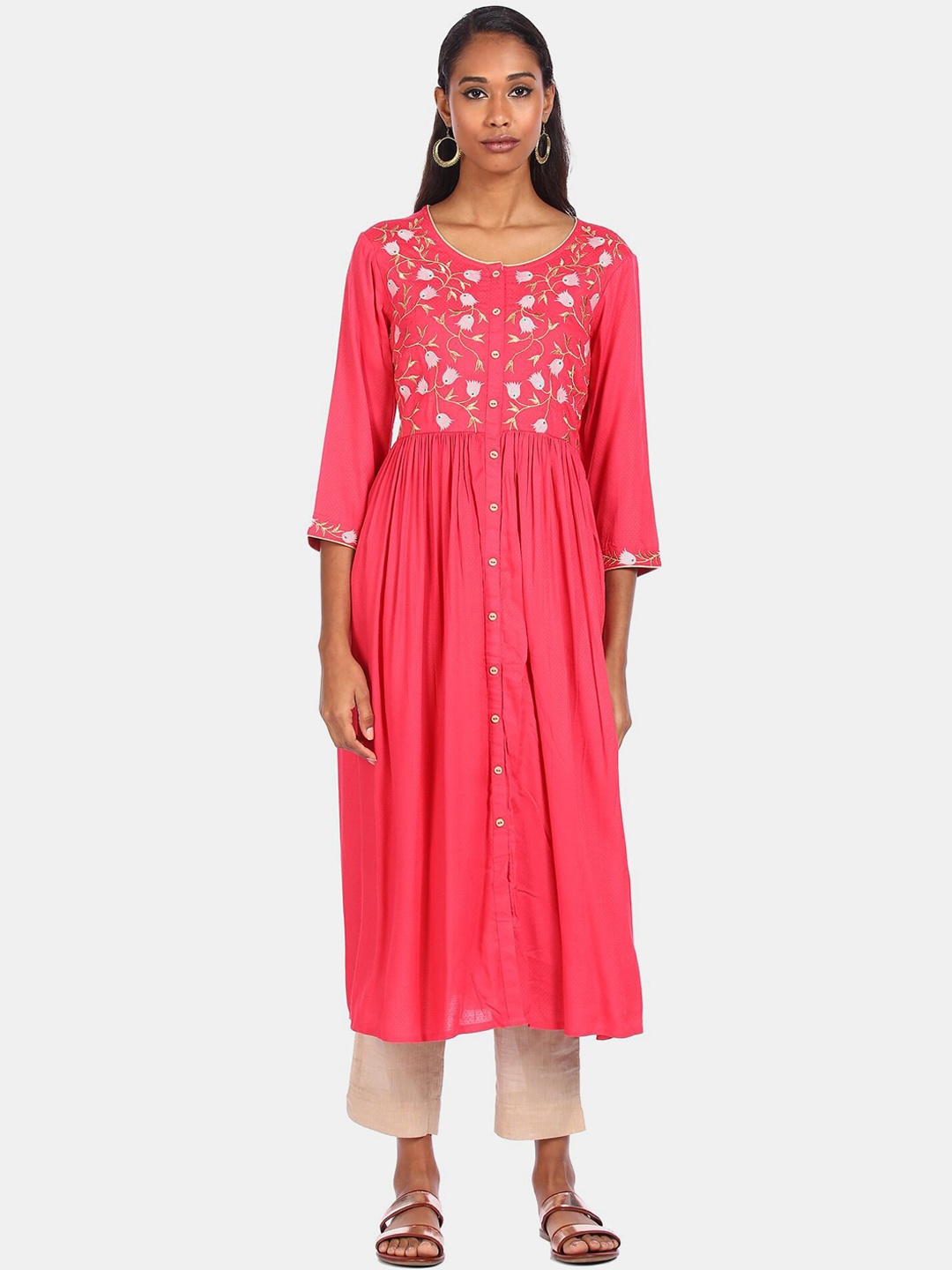 

Anahi Women Pink Floral Embroidered Thread Work Floral Anarkali Kurta