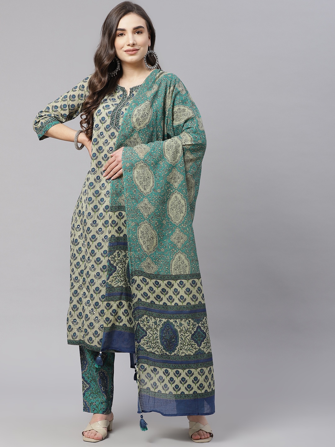 

Divena Women Green Pure Cotton Floral Printed Kurta Set With Dupatta