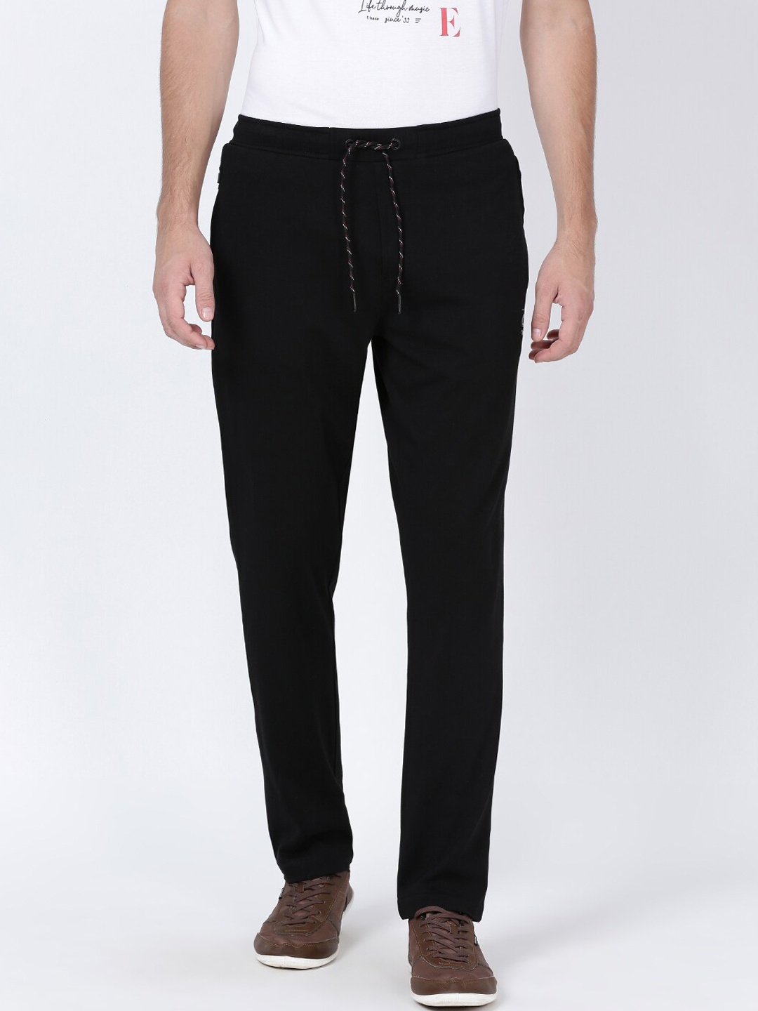 

t-base Men Black Solid Track Pants