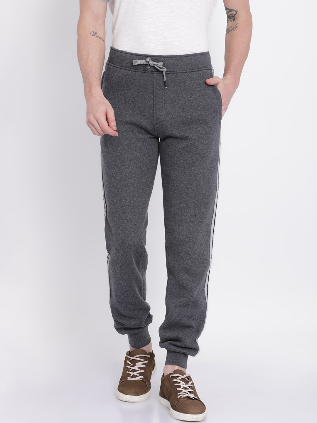 

t-base Men Grey Solid Cotton Regular-Fit Joggers