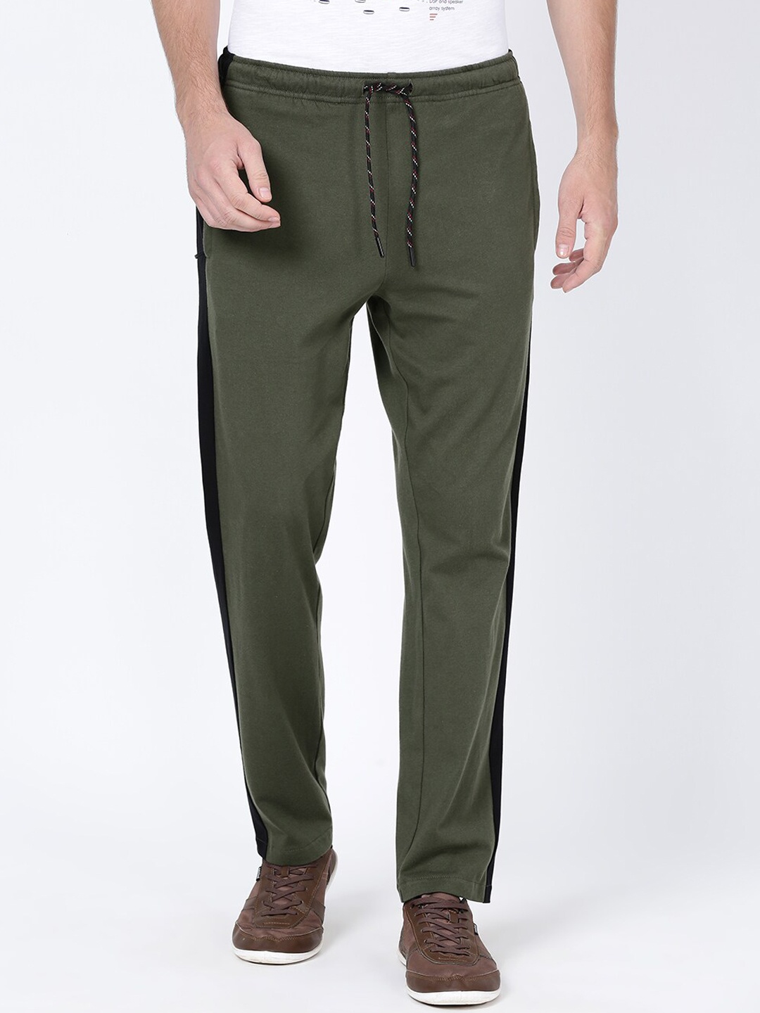

t-base Men Olive Green Solid Track Pants