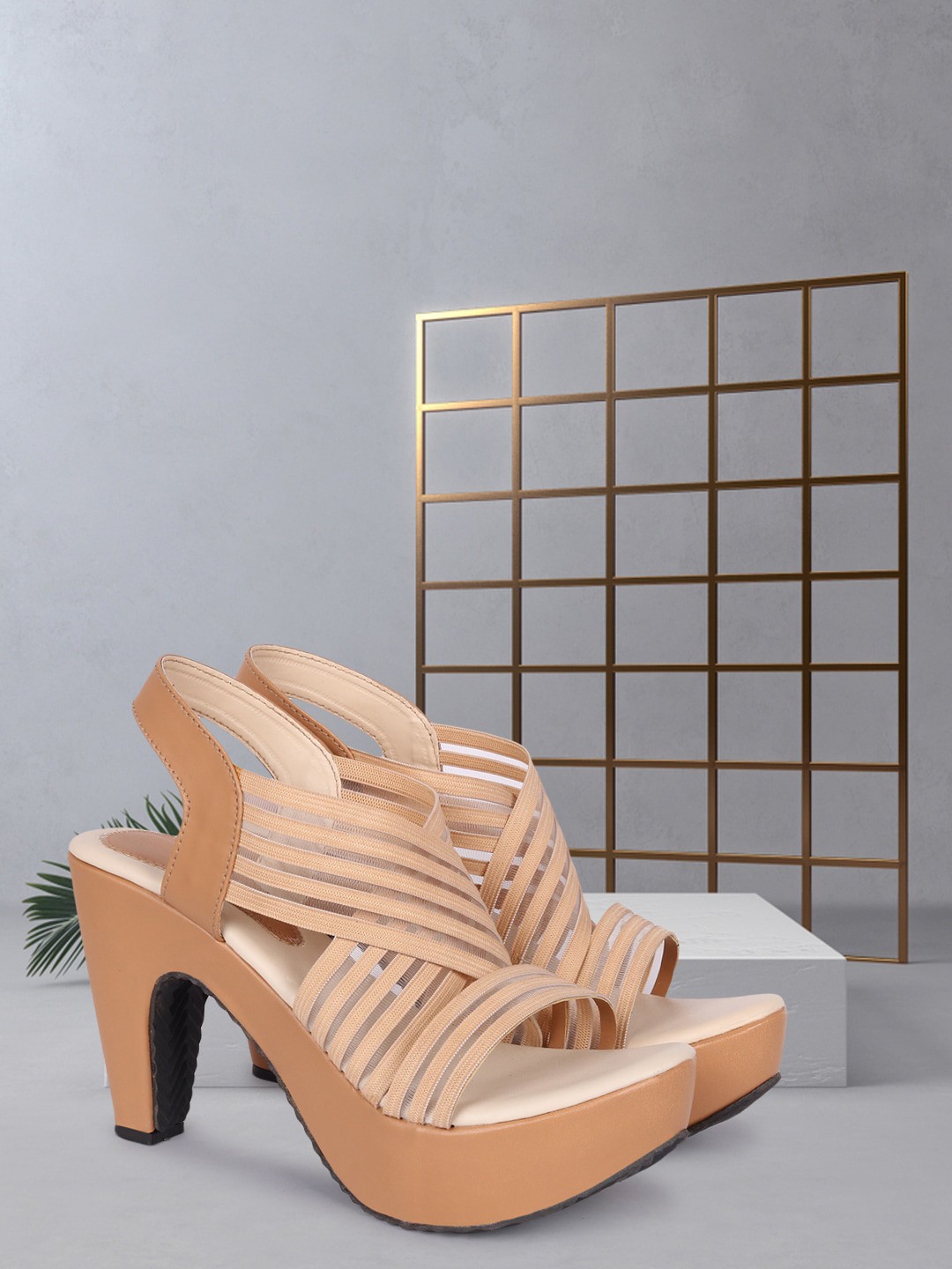 

ZAPATOZ Cream-Coloured Striped Platform Sandals