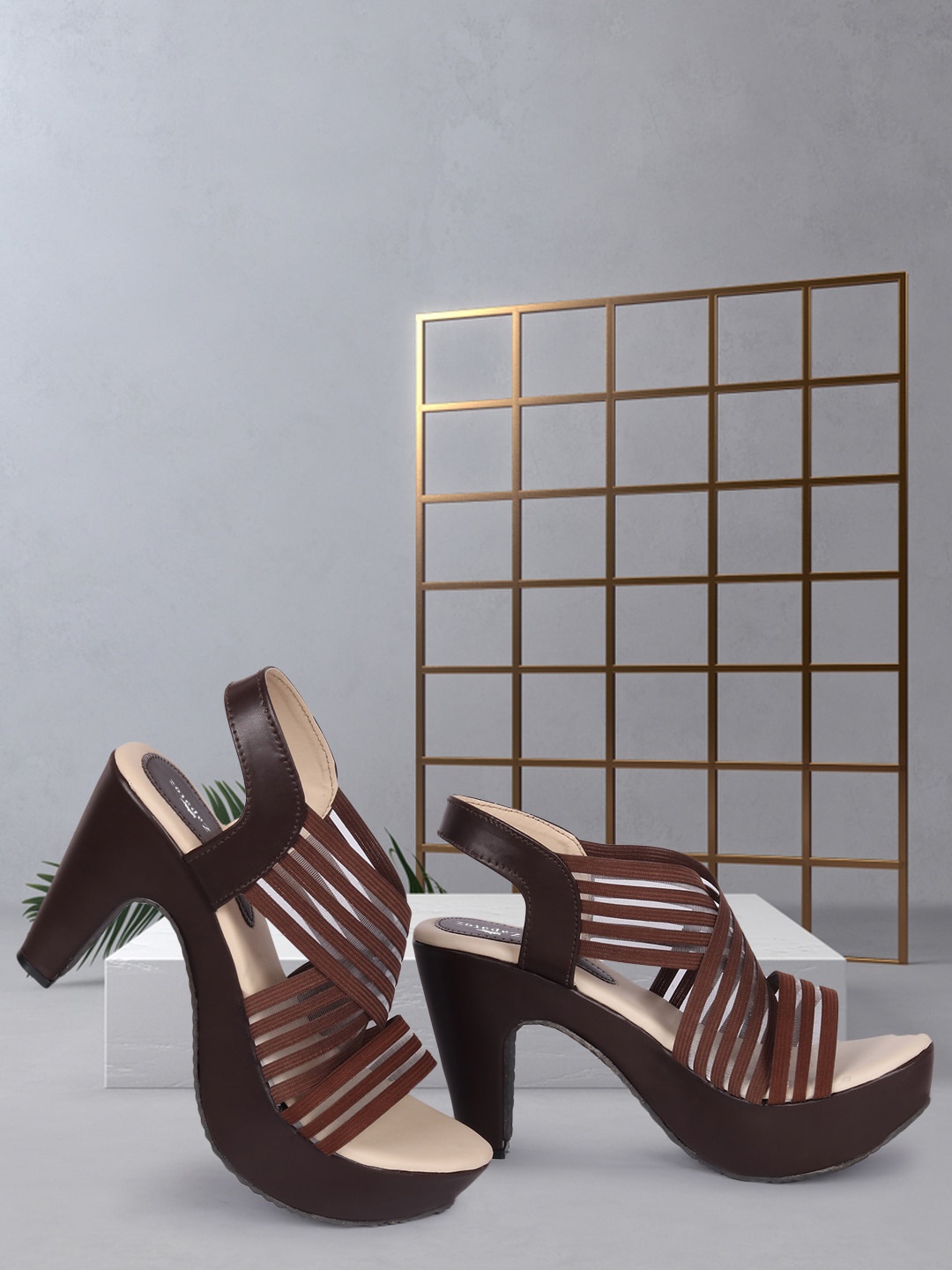 

ZAPATOZ Brown Striped Platform Sandals